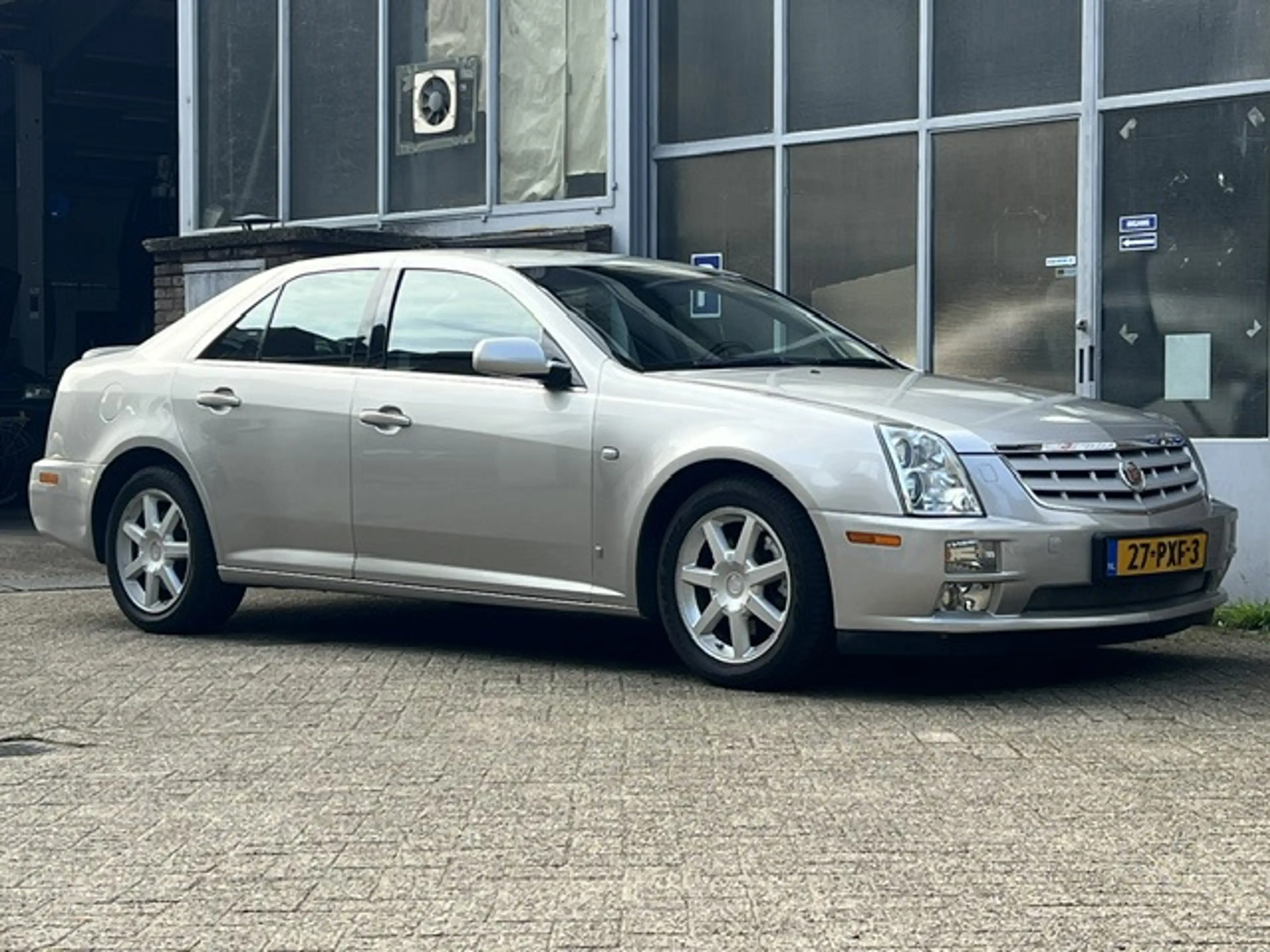 Cadillac STS 3.6 V6 Sport Luxury Zeer netjes en nieuwe APK — photo 7
