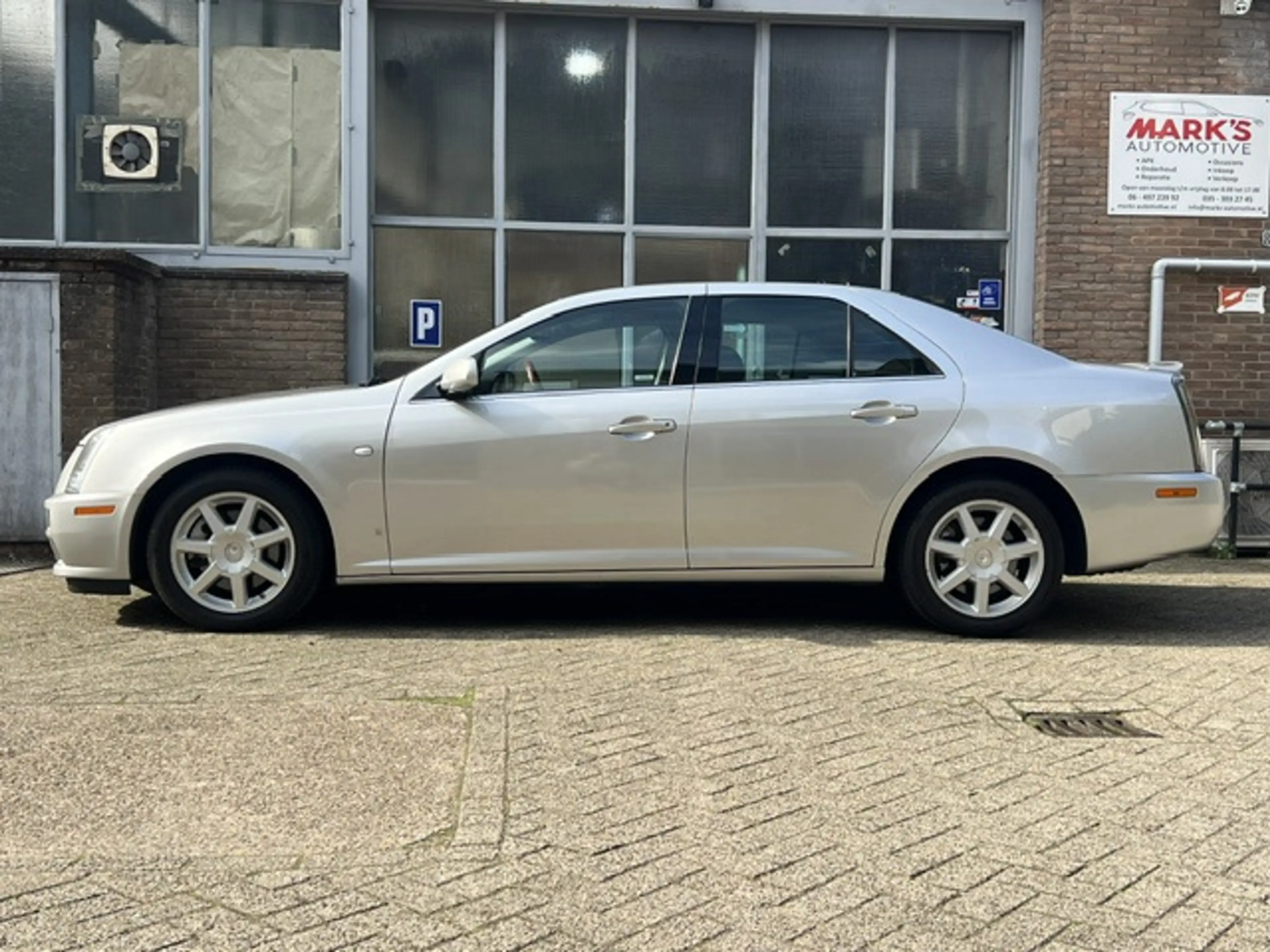 Cadillac STS 3.6 V6 Sport Luxury Zeer netjes en nieuwe APK — photo 2