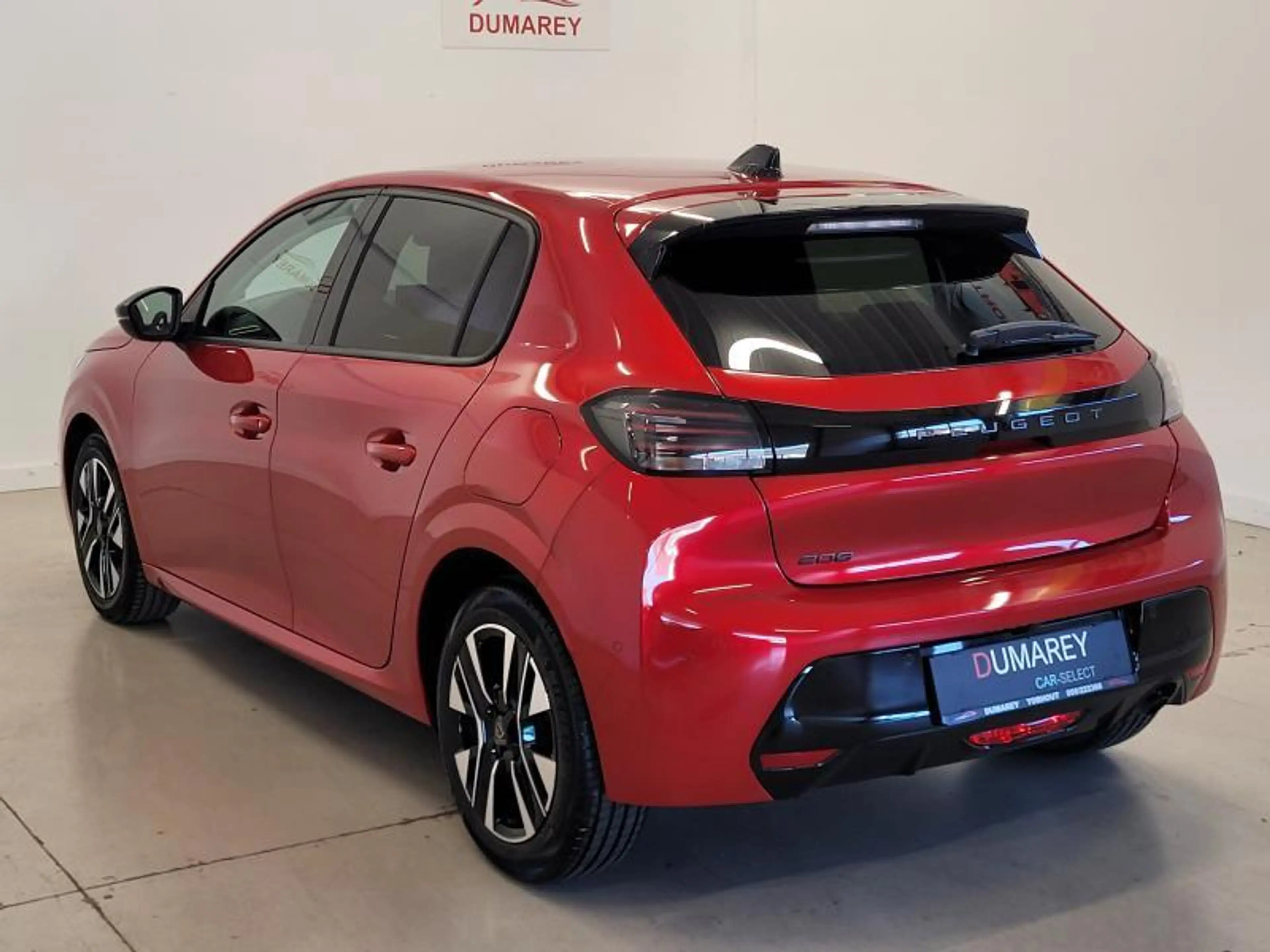 Peugeot 208 12 Turbo Allure — photo 4