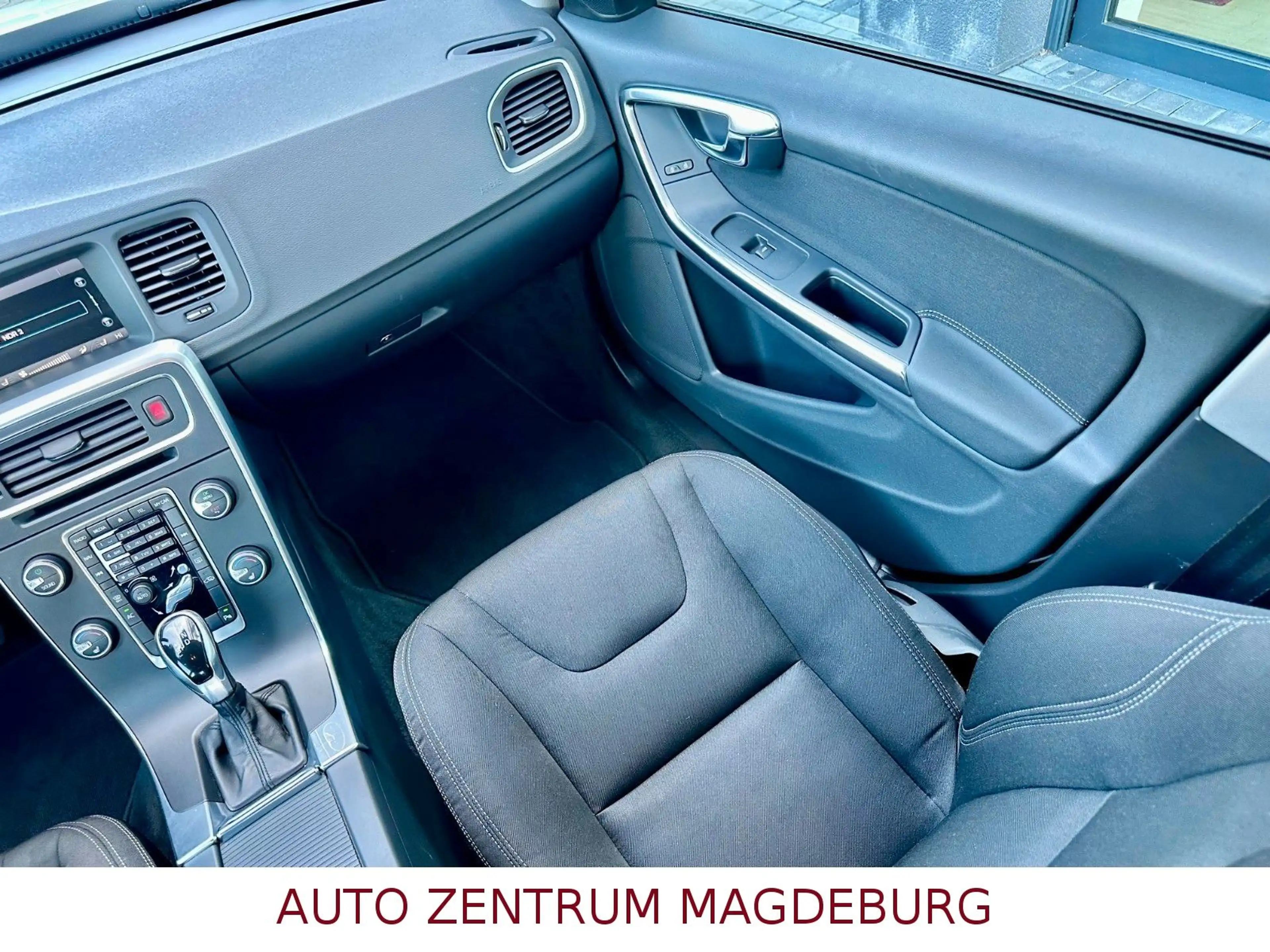 Volvo S60 Lim. Kinetic *BI-Xenon*NAVI*AUTOMATIK* — photo 15