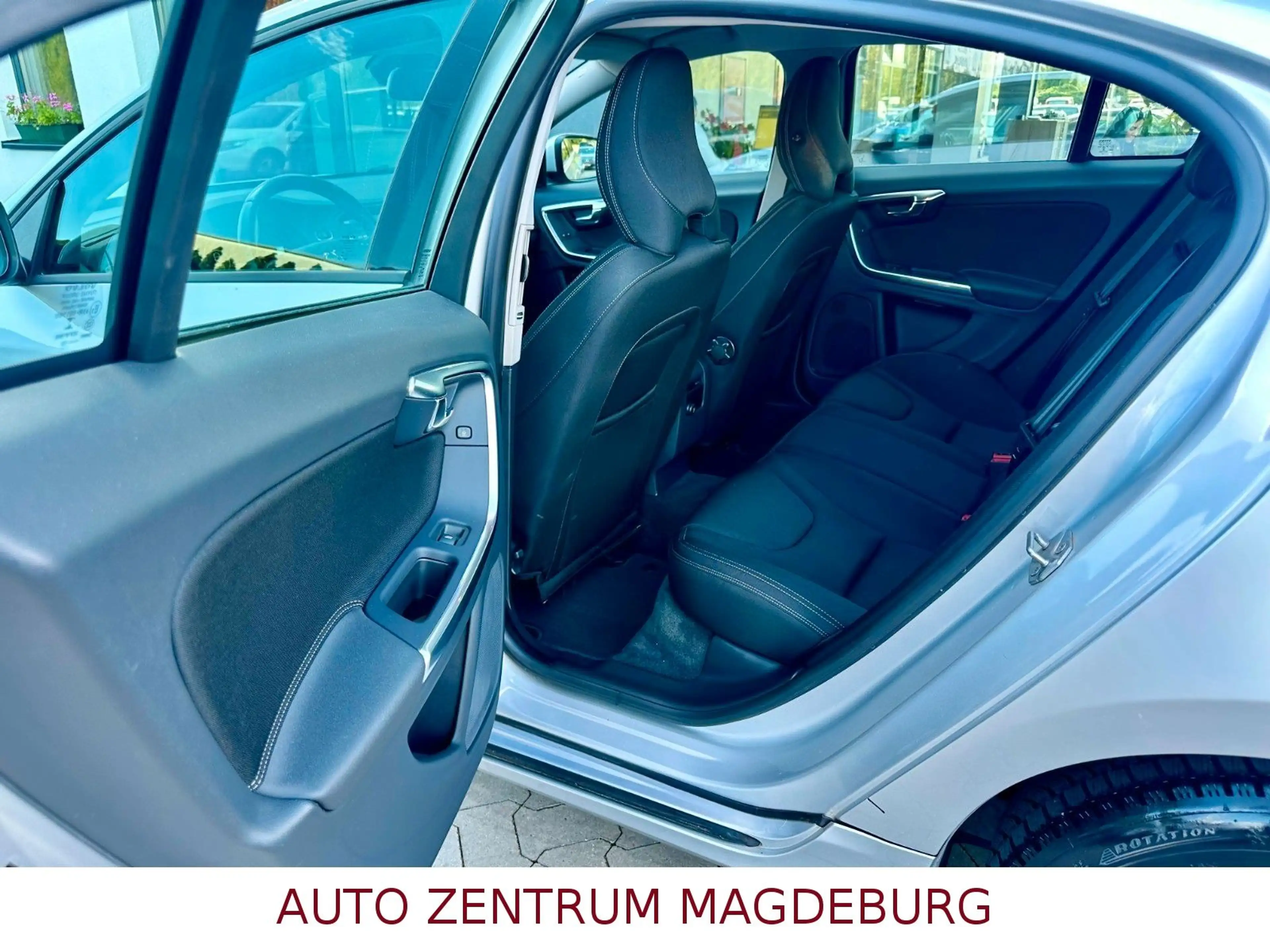 Volvo S60 Lim. Kinetic *BI-Xenon*NAVI*AUTOMATIK* — photo 10