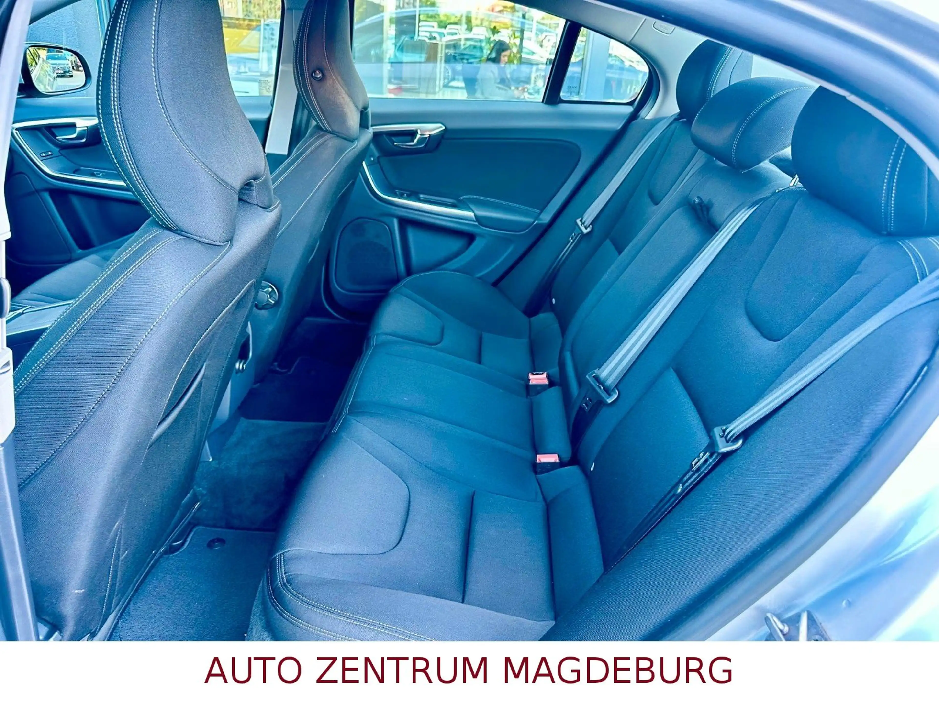 Volvo S60 Lim. Kinetic *BI-Xenon*NAVI*AUTOMATIK* — photo 11