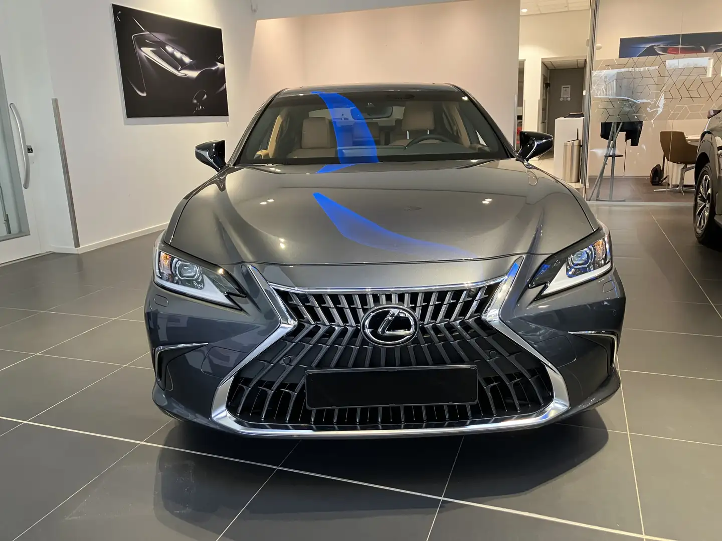 Lexus ES 300 300h 35th Edition | UIT VOORRAAD LEVERBAAR IN DE K Grigio - 2