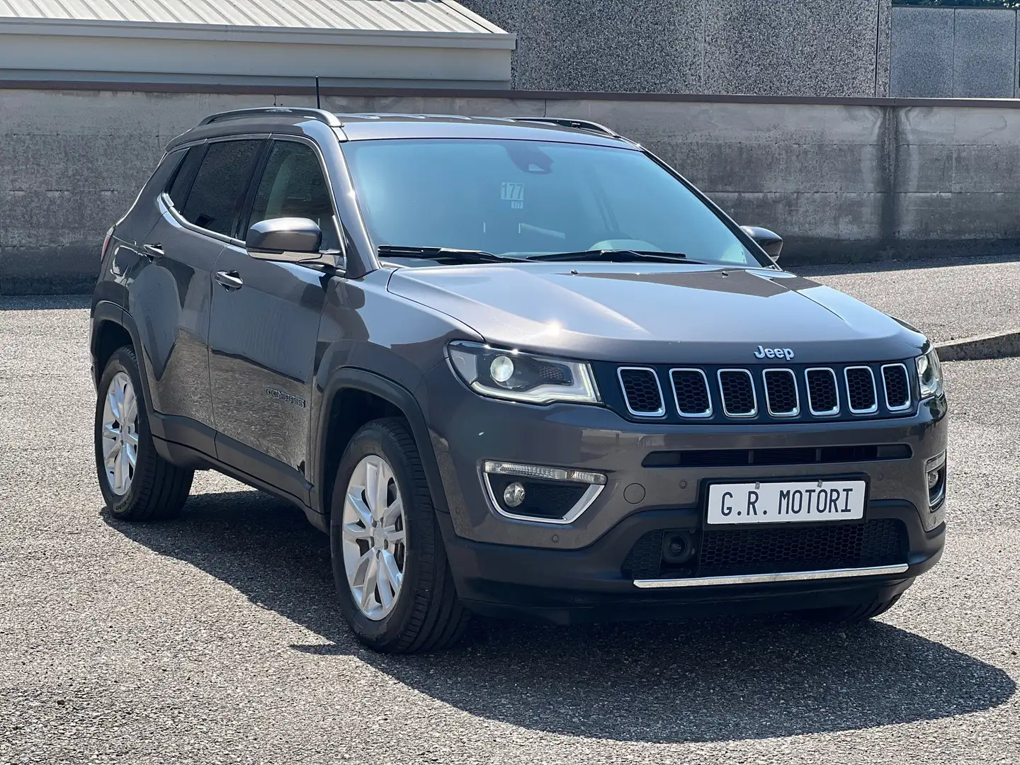 Jeep Compass Compass 1.3 turbo t4 phev Limited 4xe at6 Gris - 1