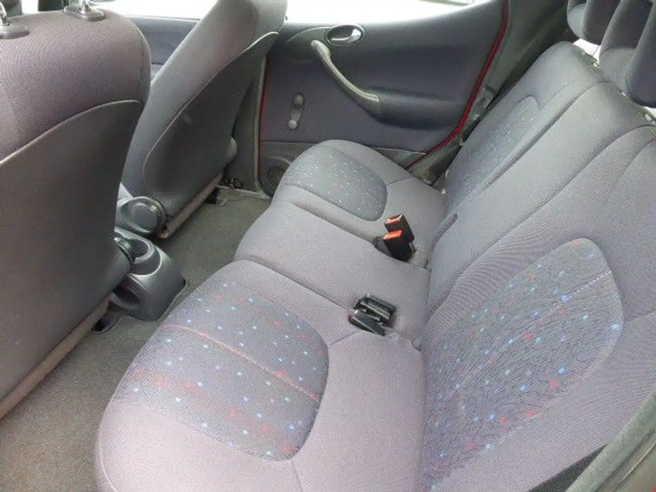 Mercedes-Benz A 140, foto 7