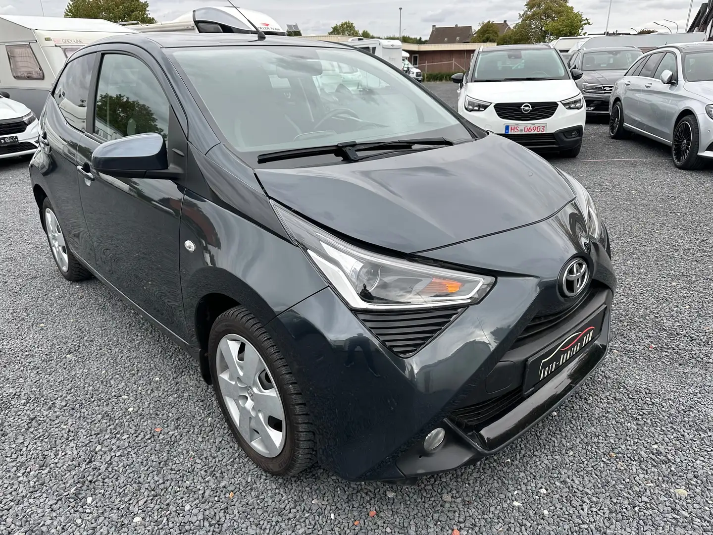 Toyota Aygo X AppelCar, SH, BC, ZV, 5 Türen Schwarz - 2