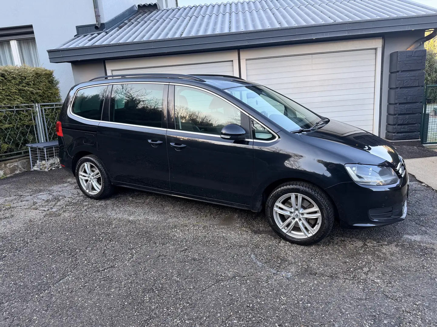 Volkswagen Sharan Comfortline BMT 2,0 TDI DPF 4Motion Schwarz - 1