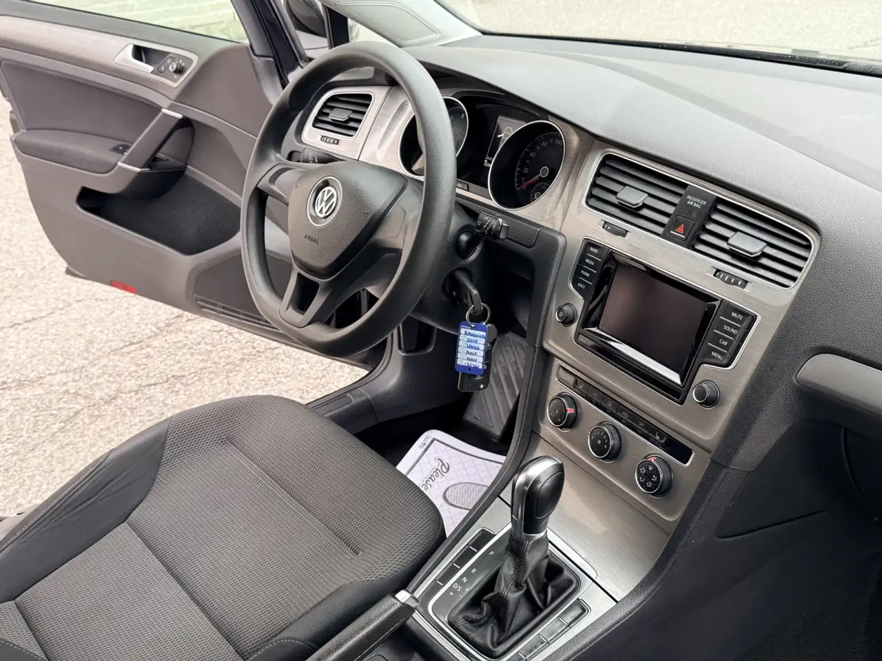 Volkswagen Golf снимка Volkswagen Golf