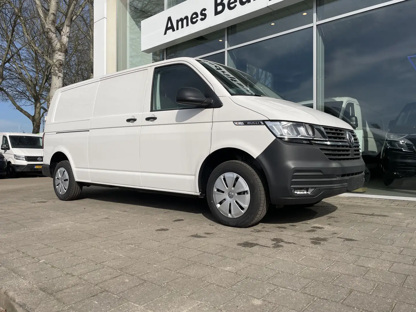Volkswagen Transporter 2.0 TDI L2H1 28 150PK Hand | 3 zits | Achterdeuren Wit - 2