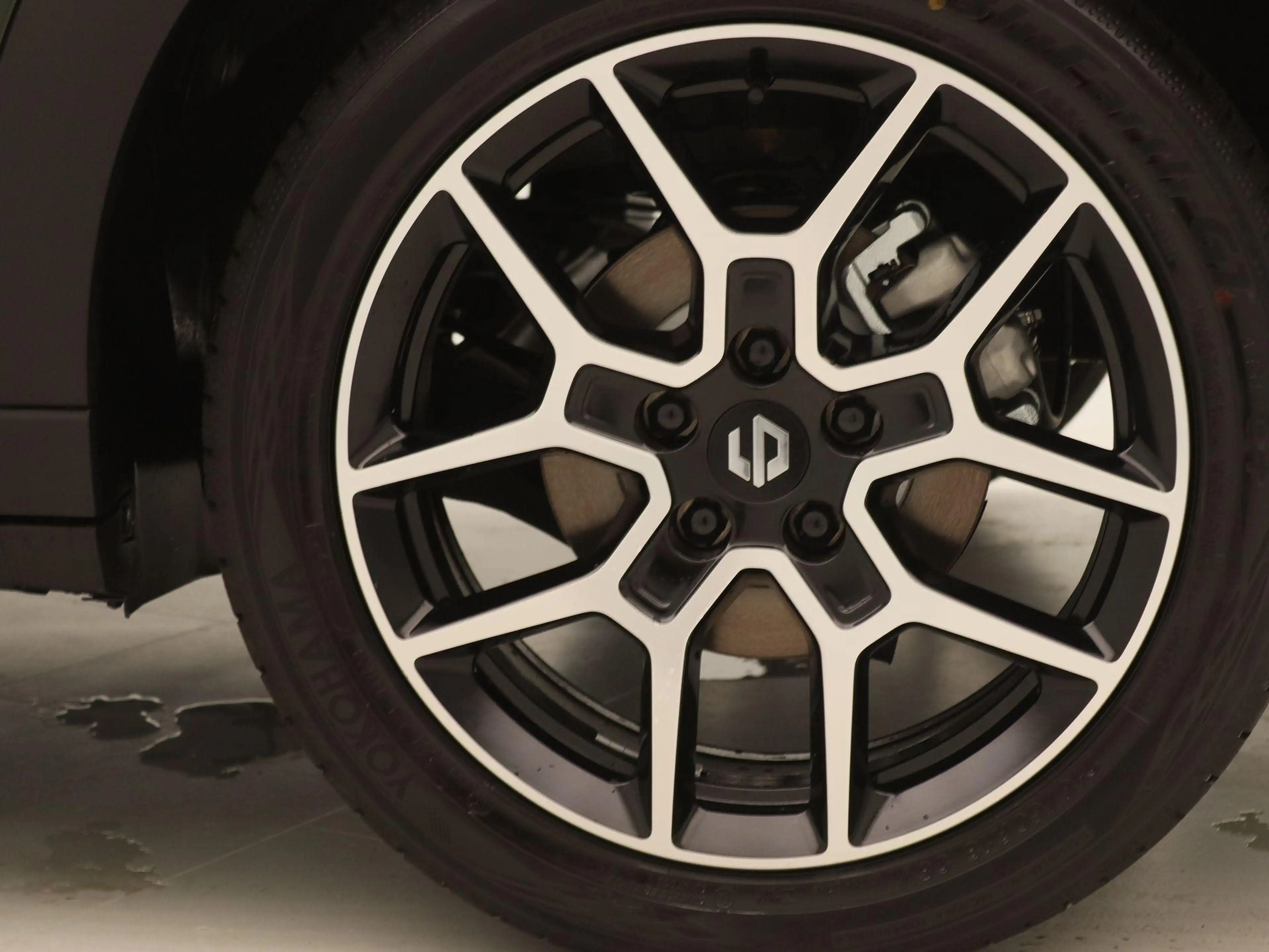 Leapmotor B03X ProMax Design 53 kWh | NU IN DE SHOWROOM | BINNENK — photo 15