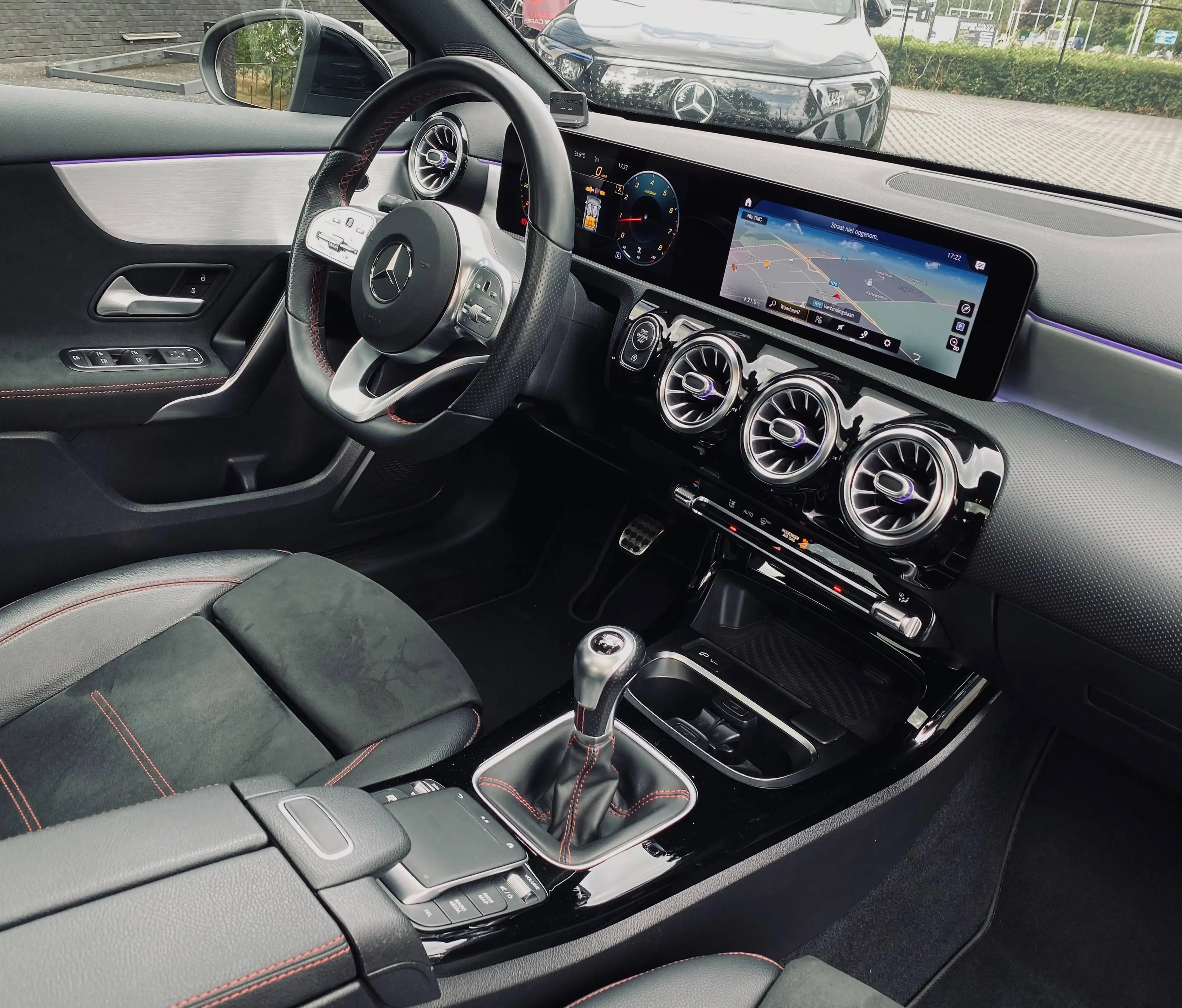 Mercedes-Benz A 180 AMG & NIGHT 19"/PanoDak/Augm.RealityNavi/Ambiente/CarPlay/DraadloosLadenGSM/PDC/... — photo 8