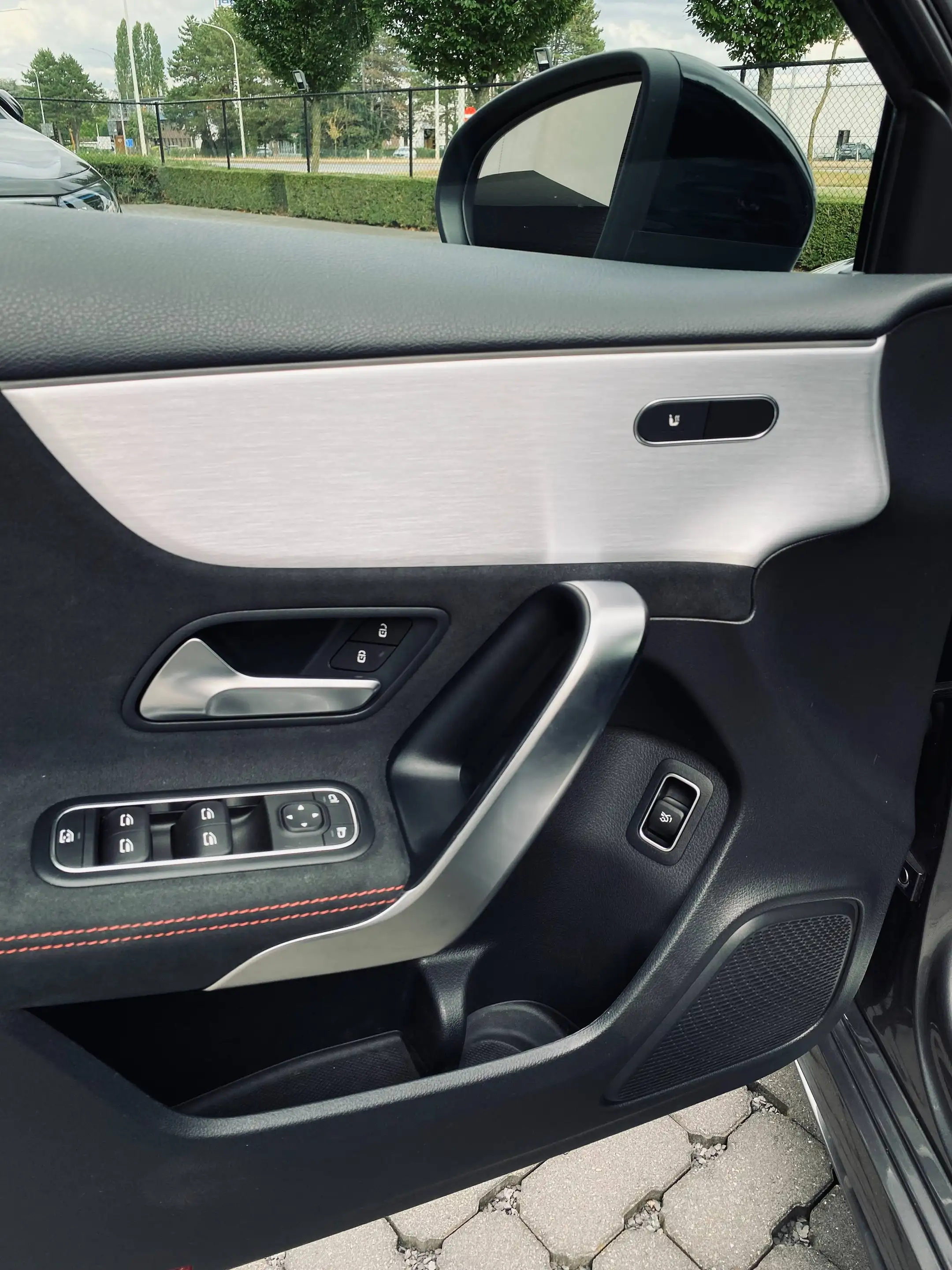 Mercedes-Benz A 180 AMG & NIGHT 19"/PanoDak/Augm.RealityNavi/Ambiente/CarPlay/DraadloosLadenGSM/PDC/... — photo 5