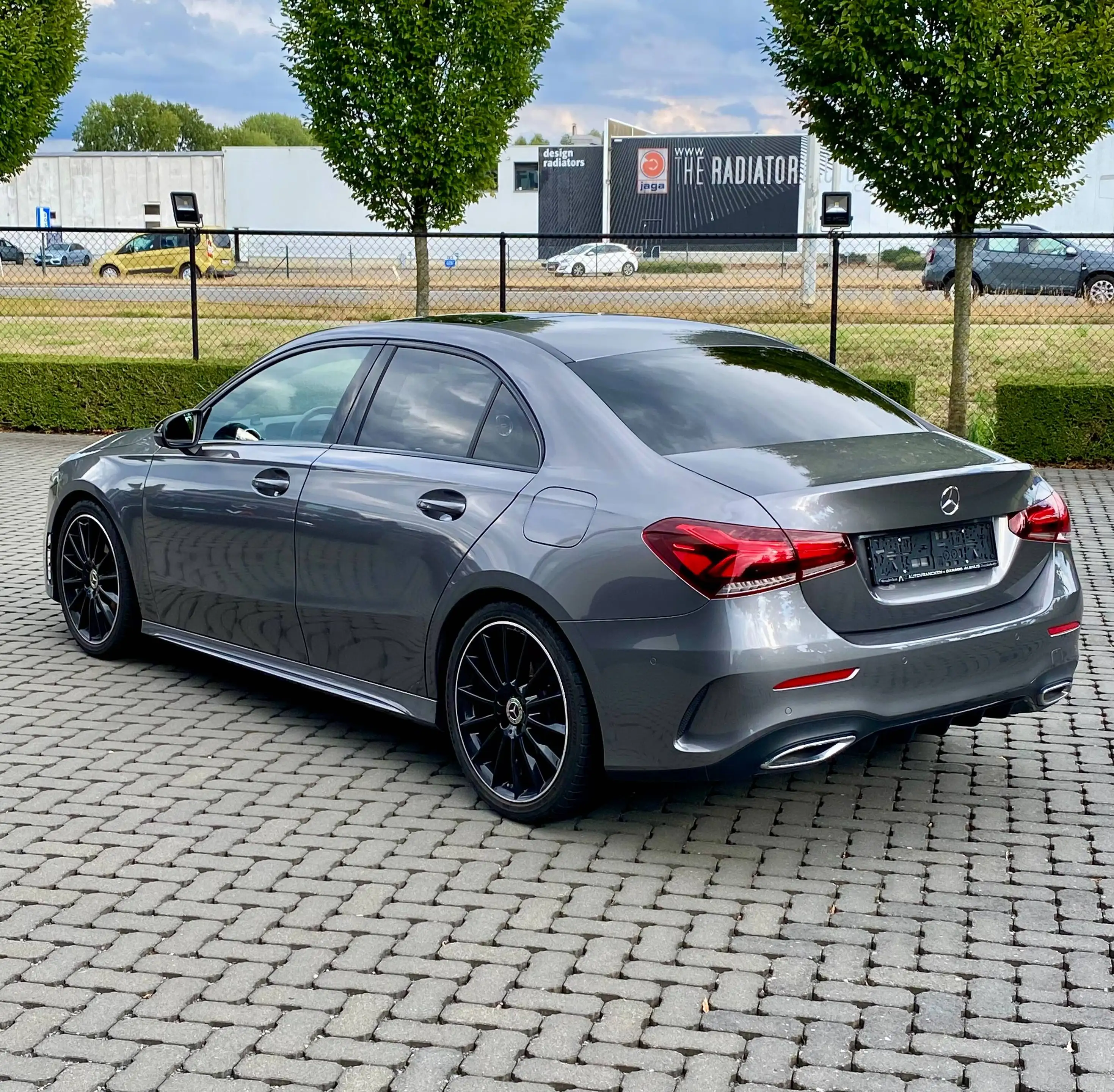 Mercedes-Benz A 180 AMG & NIGHT 19"/PanoDak/Augm.RealityNavi/Ambiente/CarPlay/DraadloosLadenGSM/PDC/... — photo 10