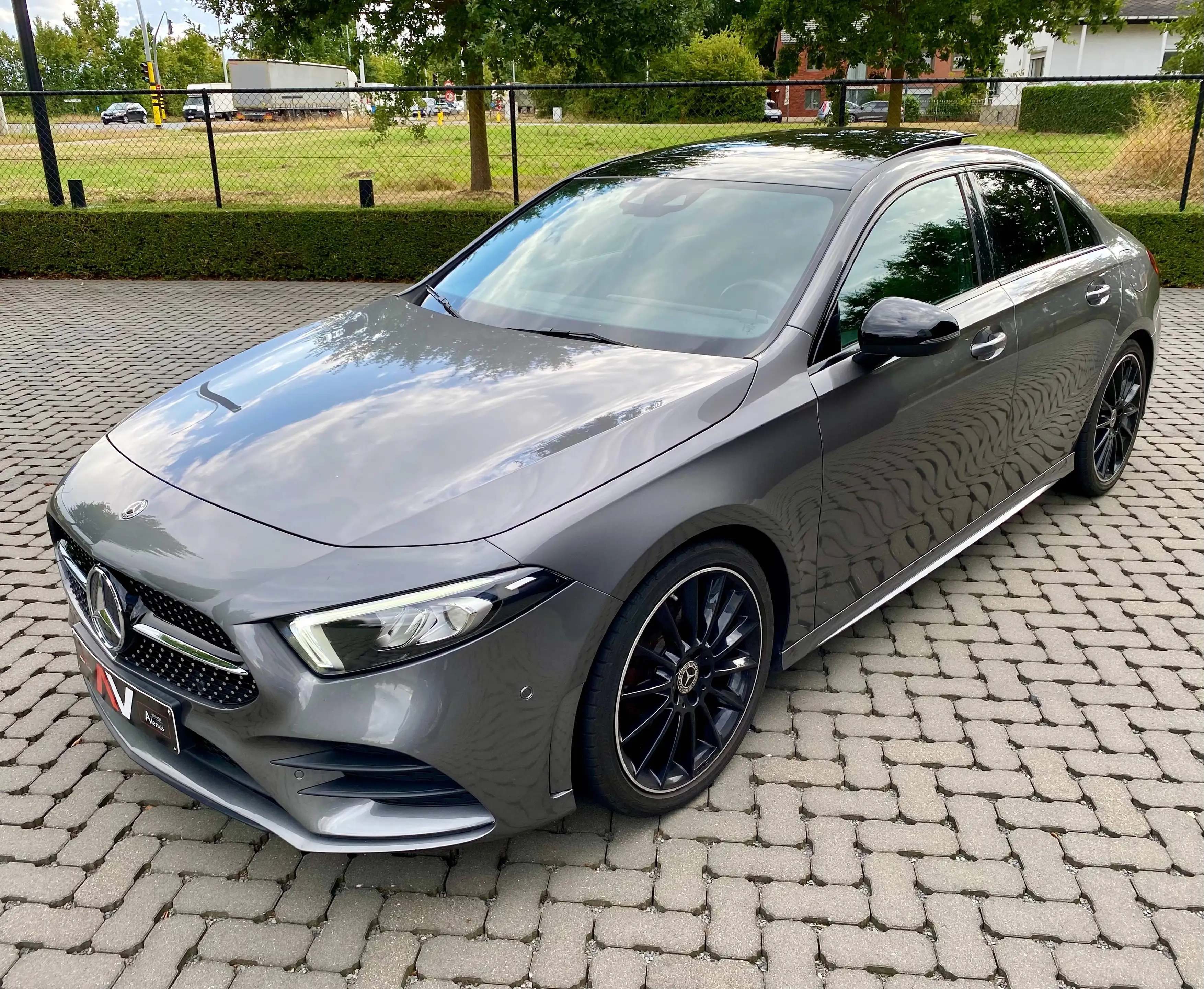 Mercedes-Benz A 180 AMG & NIGHT 19"/PanoDak/Augm.RealityNavi/Ambiente/CarPlay/DraadloosLadenGSM/PDC/... — photo 11