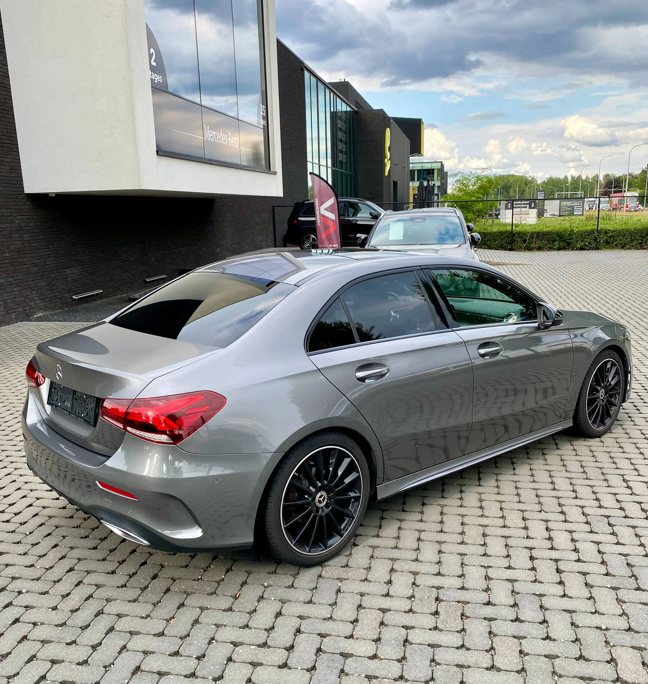 Mercedes-Benz A 180 AMG & NIGHT 19"/PanoDak/Augm.RealityNavi/Ambiente/CarPlay/DraadloosLadenGSM/PDC/... — photo 12
