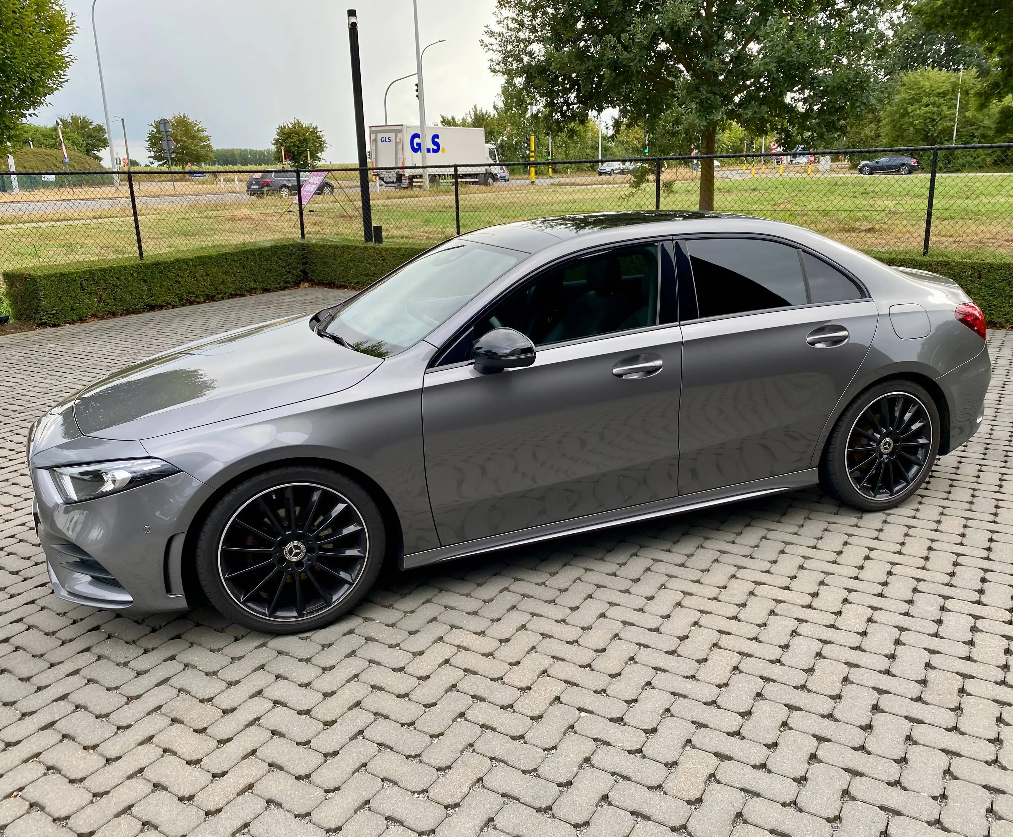 Mercedes-Benz A 180 AMG & NIGHT 19"/PanoDak/Augm.RealityNavi/Ambiente/CarPlay/DraadloosLadenGSM/PDC/... — photo 9