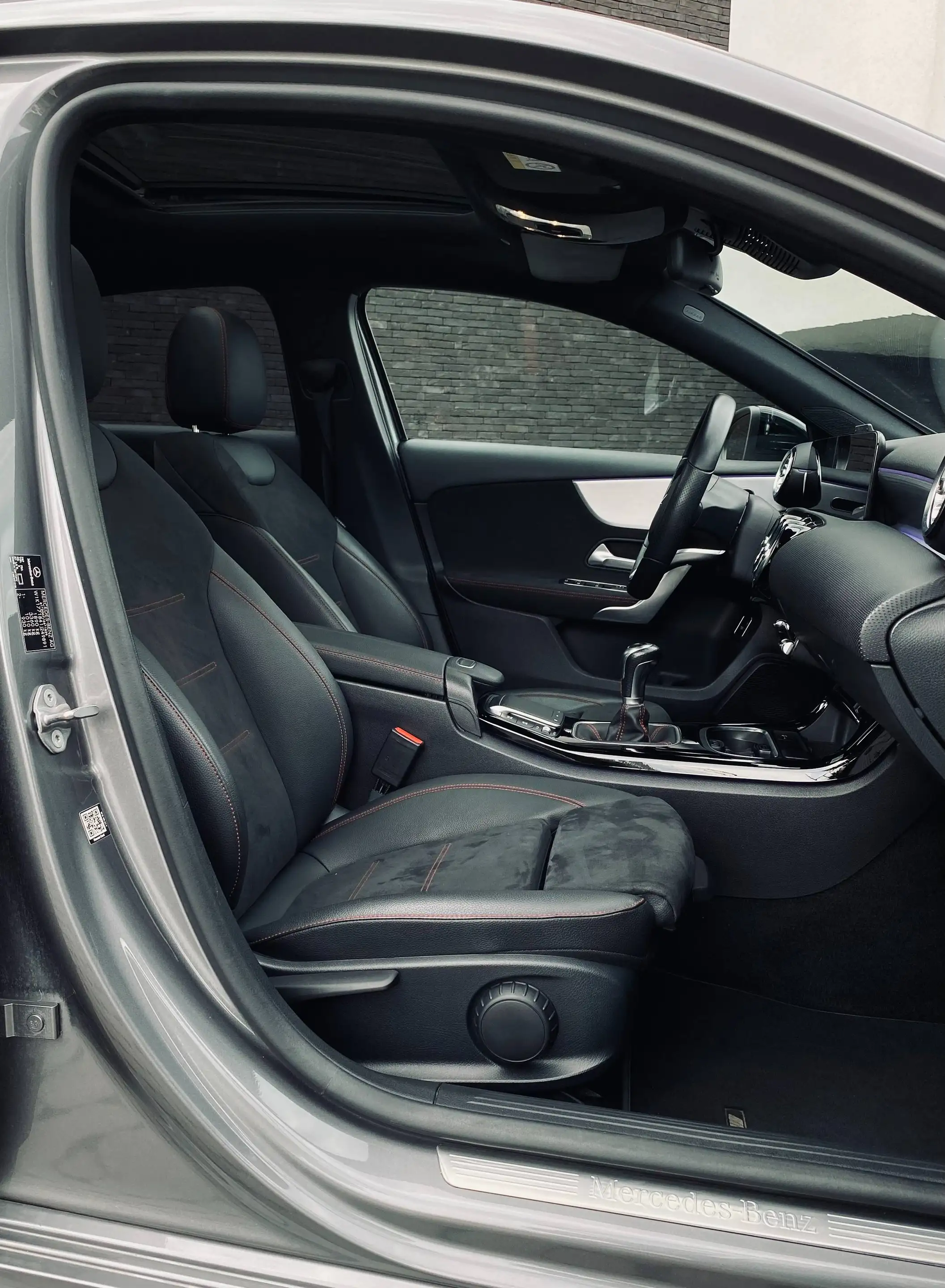 Mercedes-Benz A 180 AMG & NIGHT 19"/PanoDak/Augm.RealityNavi/Ambiente/CarPlay/DraadloosLadenGSM/PDC/... — photo 15