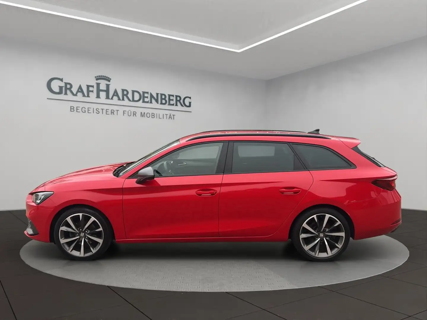 SEAT Leon Sportstourer FR 1.5 eTSI DSG Rot - 2