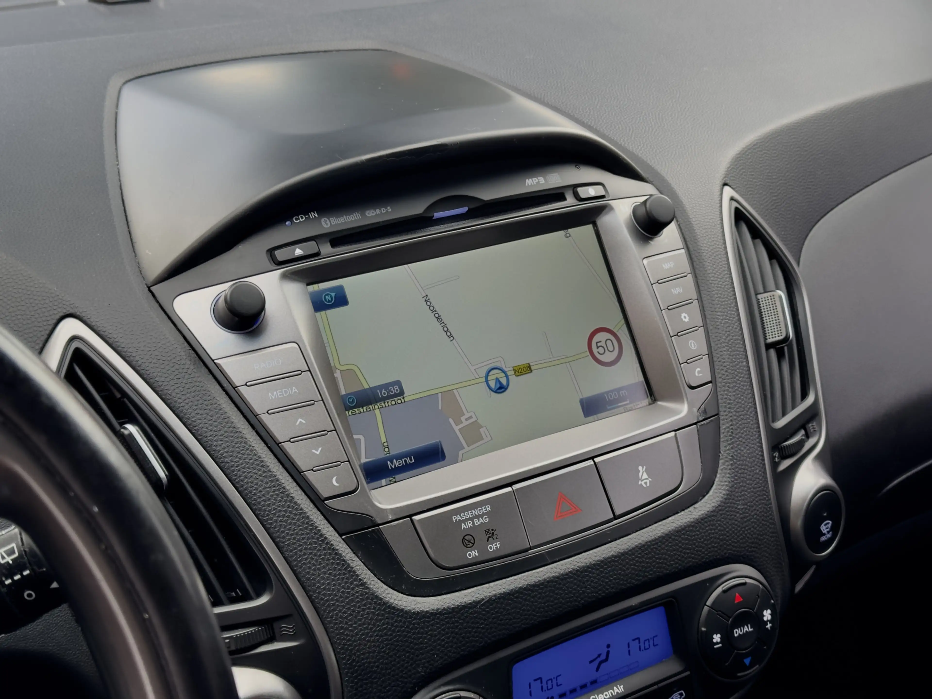Hyundai iX35 1.6i GDI i-CATCHER LEDER NAVI CAMERA AIRCO LED LMV — photo 4