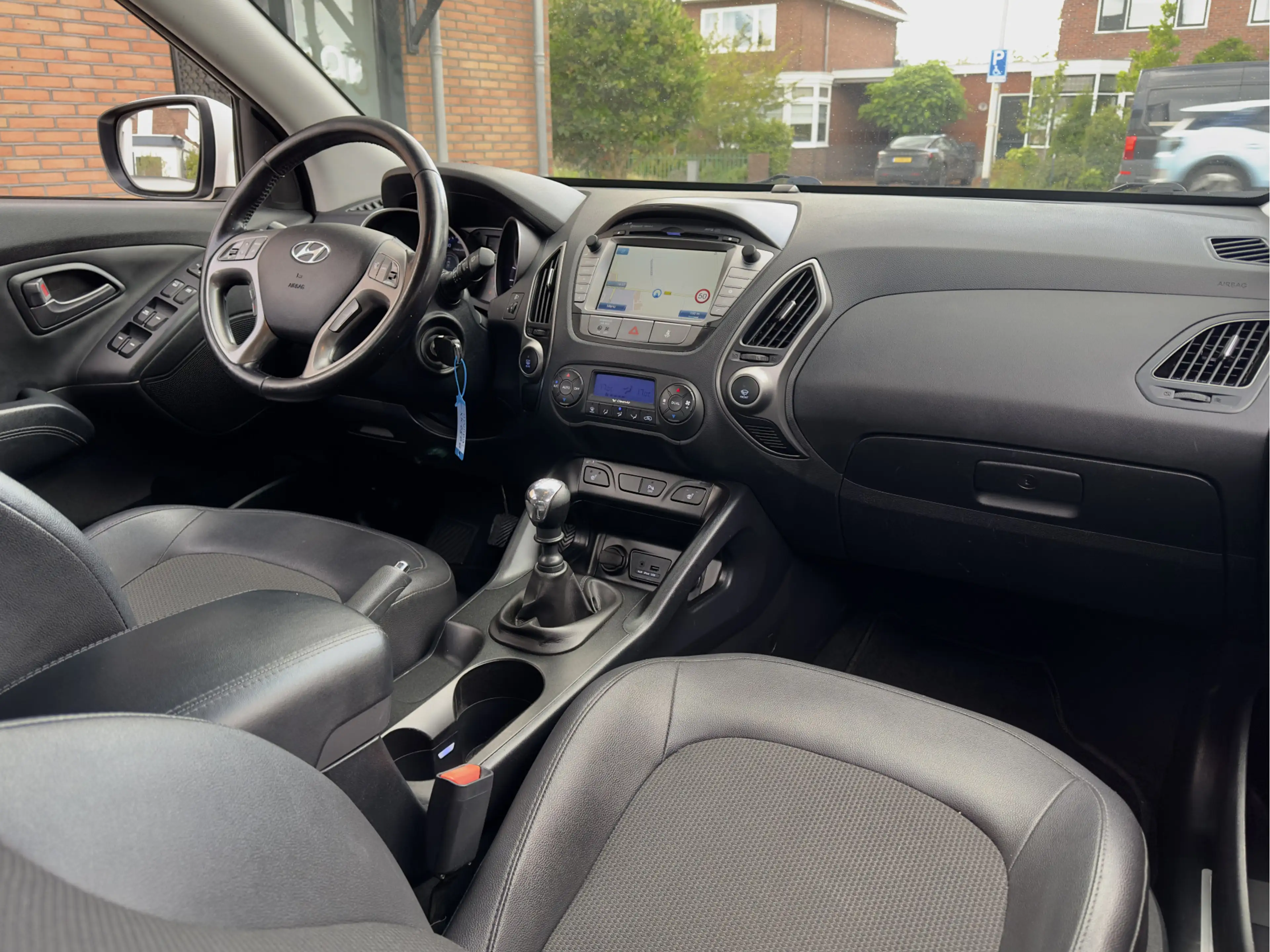 Hyundai iX35 1.6i GDI i-CATCHER LEDER NAVI CAMERA AIRCO LED LMV — photo 2