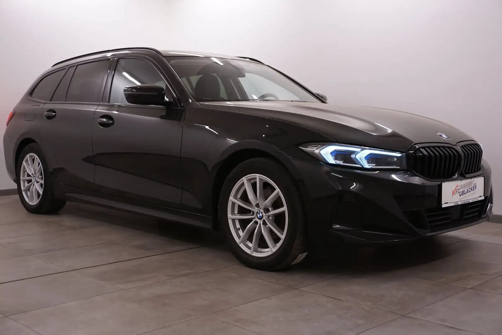 BMW 318 d Sport // Adaptiv LED// Abstandstemp.// Ambiente Schwarz - 1