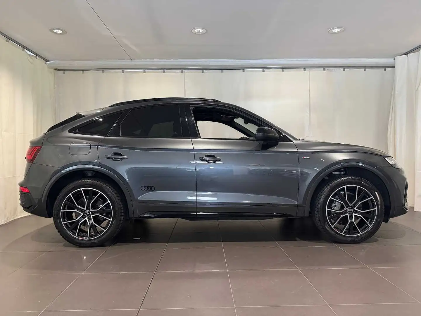 Audi Q5 2ª serie SPB 40 TDI quattro S tronic Identity Blac Grijs - 2