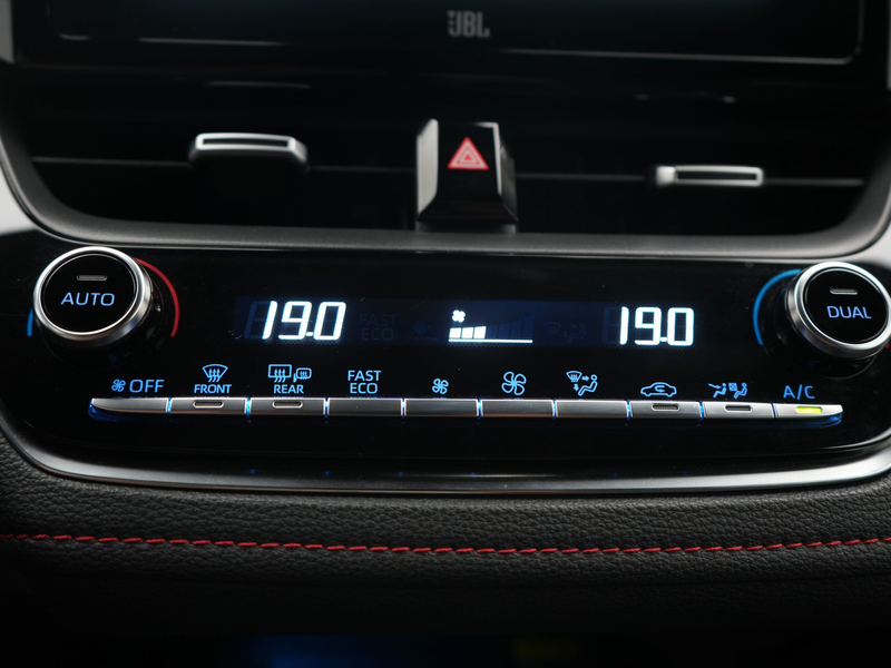 Toyota Corolla 1.8 Hybrid Executive | JBL Audio | Stoelverwarming — photo 11
