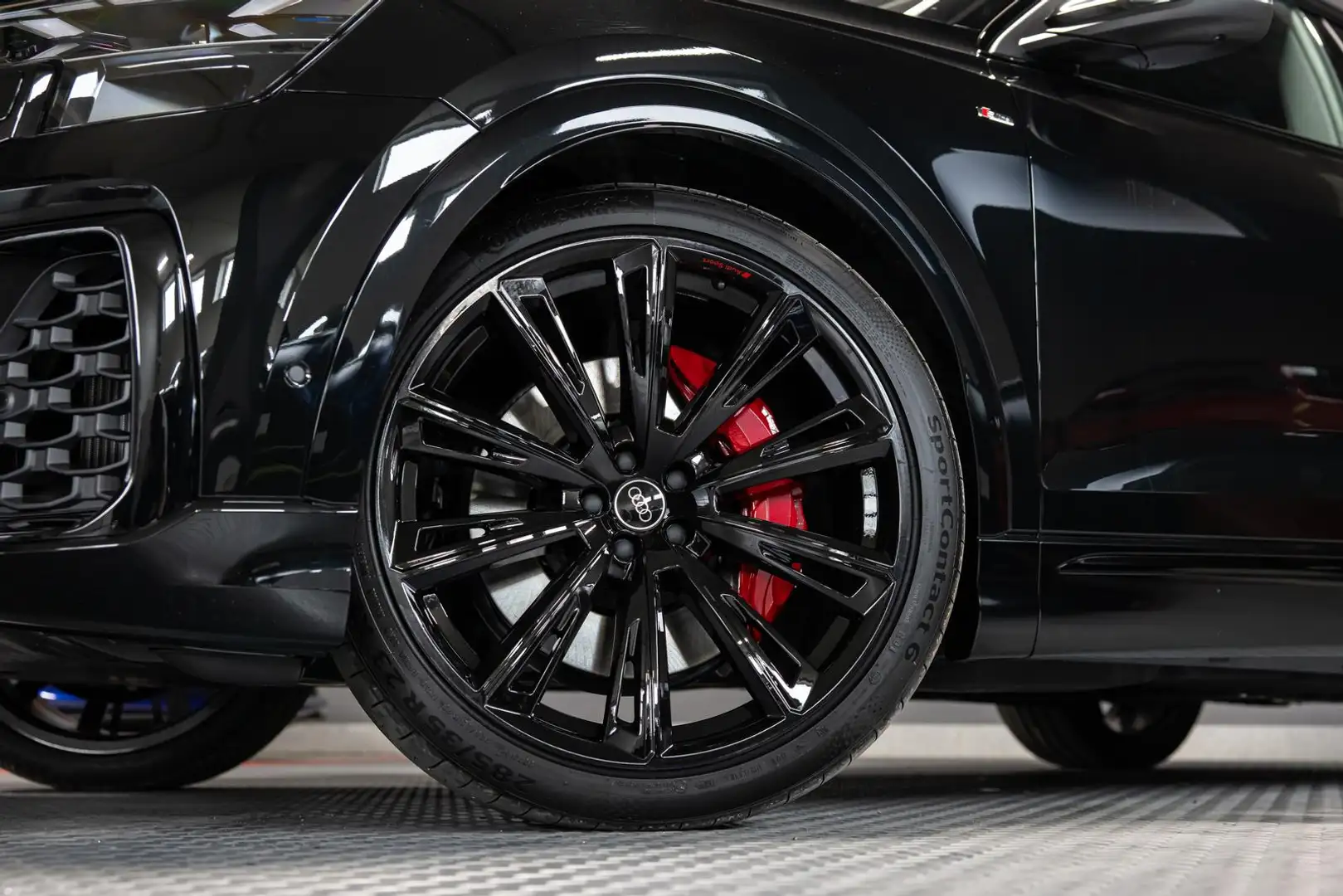 Audi Q8 60 TFSI e quattro S-line AHK PANO B&O MASSAGE Black - 2