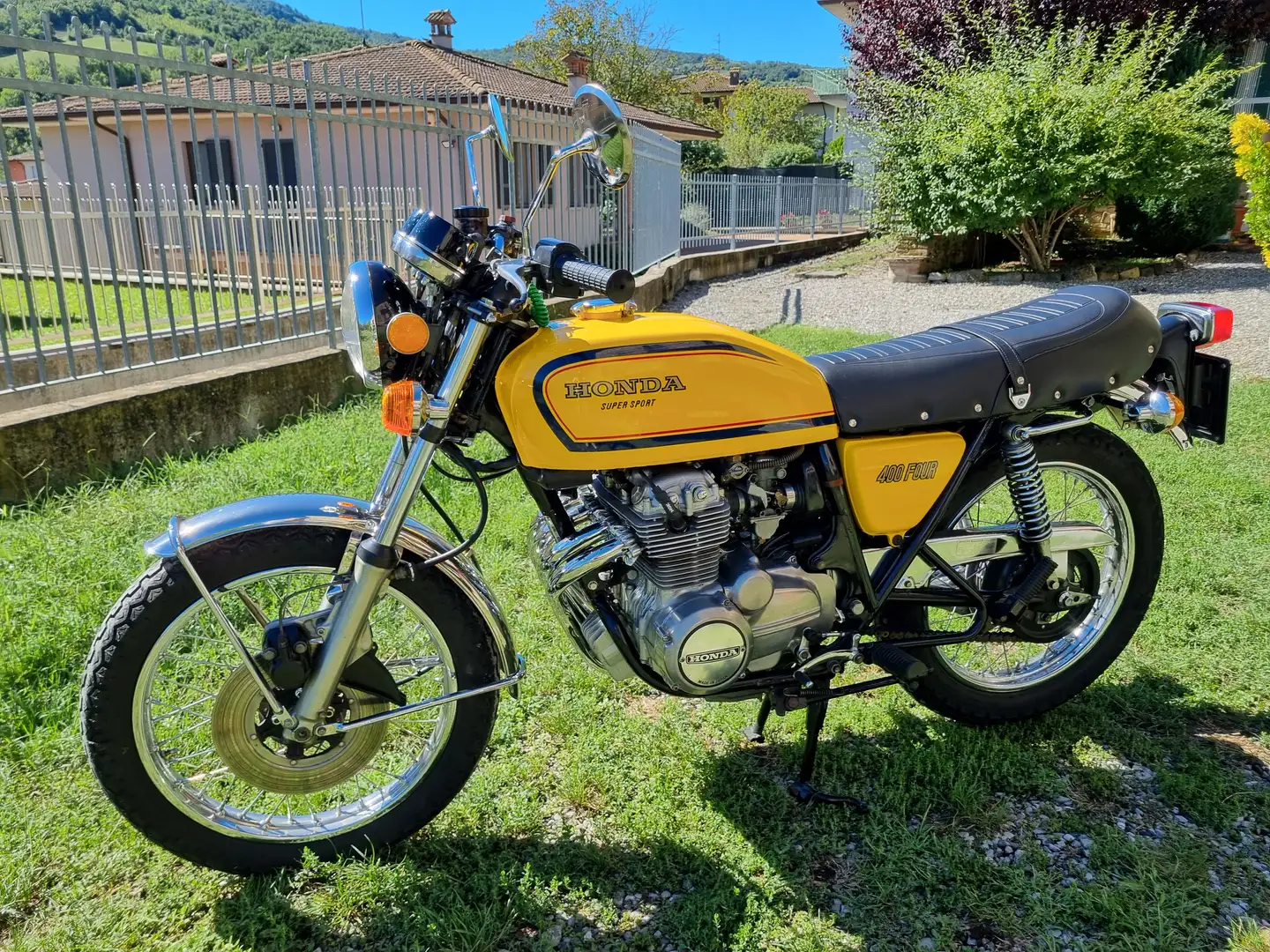 Honda CB 400 Super Sport Amarillo - 1