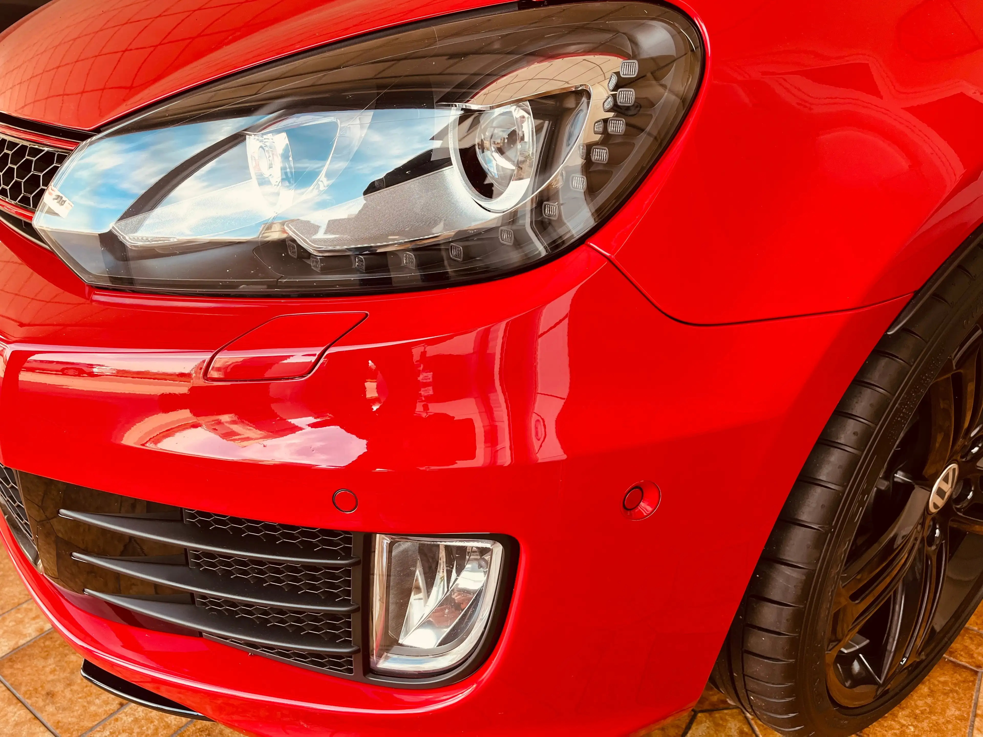 Volkswagen Golf Cabriolet GTI*DSG*LAST EDITION*220PS*DCC*LEDER*NAVI*KAMERA* — photo 2