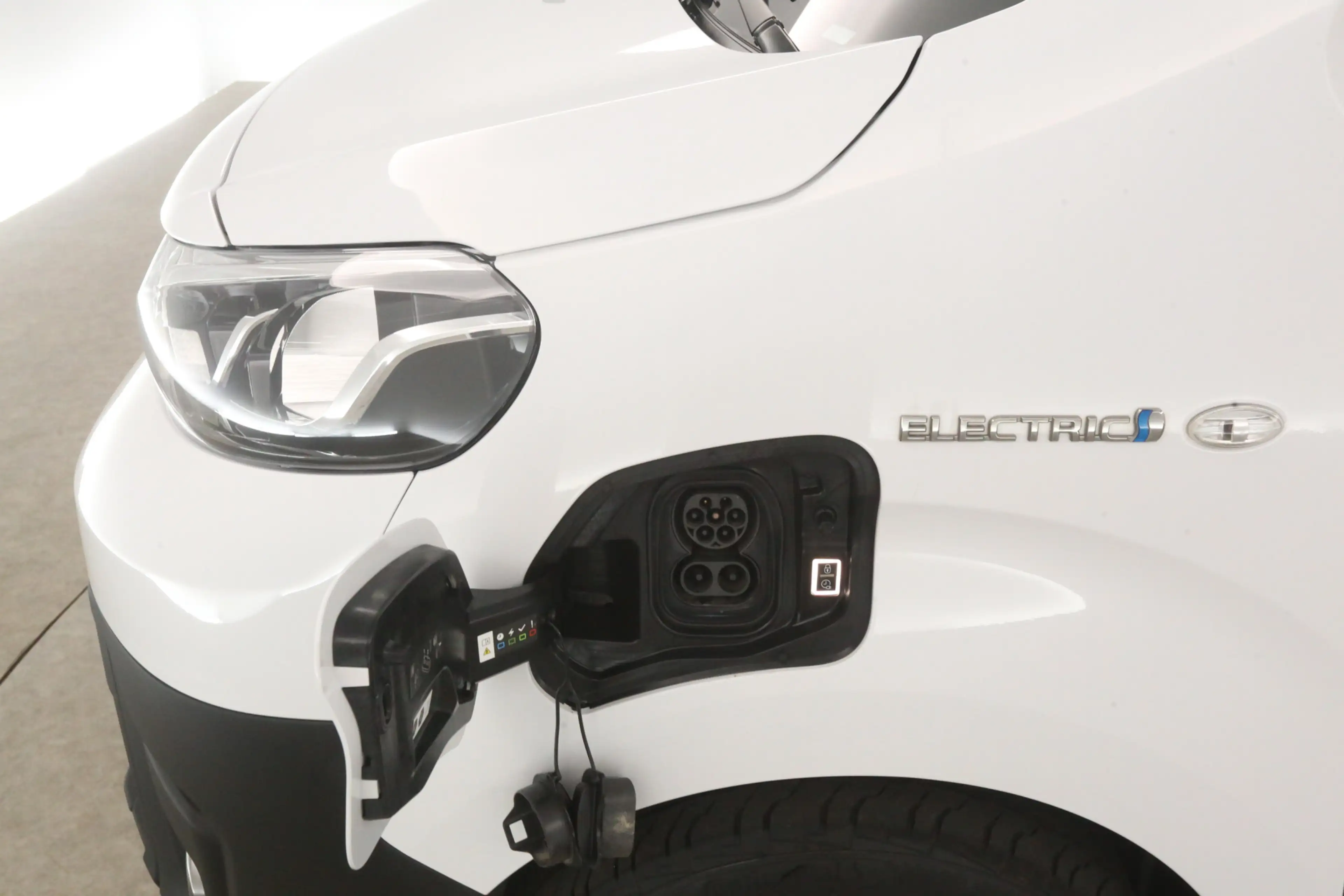Peugeot e-Expert Toyota ProAce Electric Worker 50 kWh L2H1 | Snella — photo 7