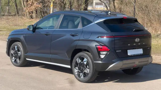 Hyundai Kona view 4