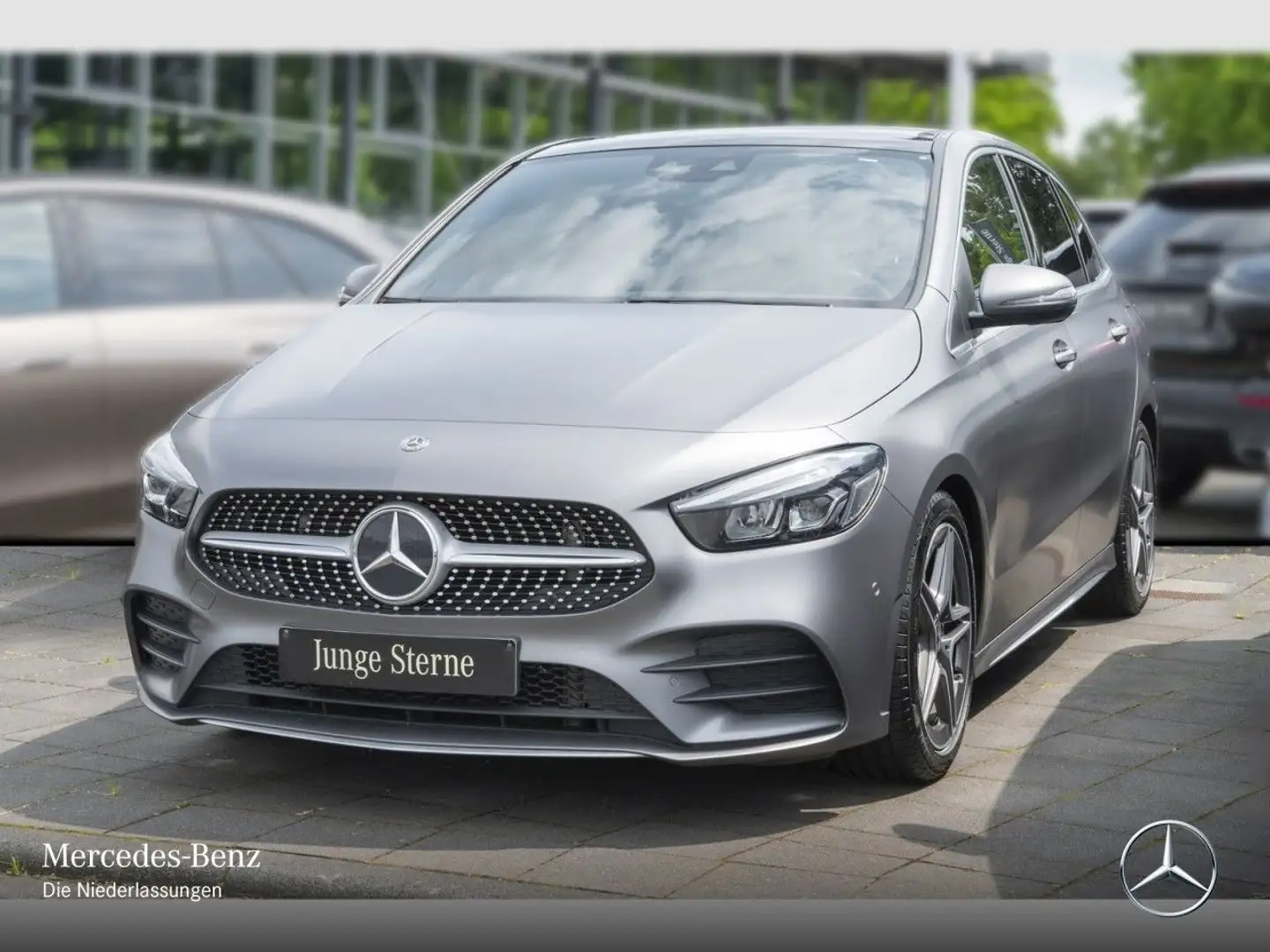 Mercedes-Benz B 250 4M AMG+PANO+LED+7G Grijs - 2