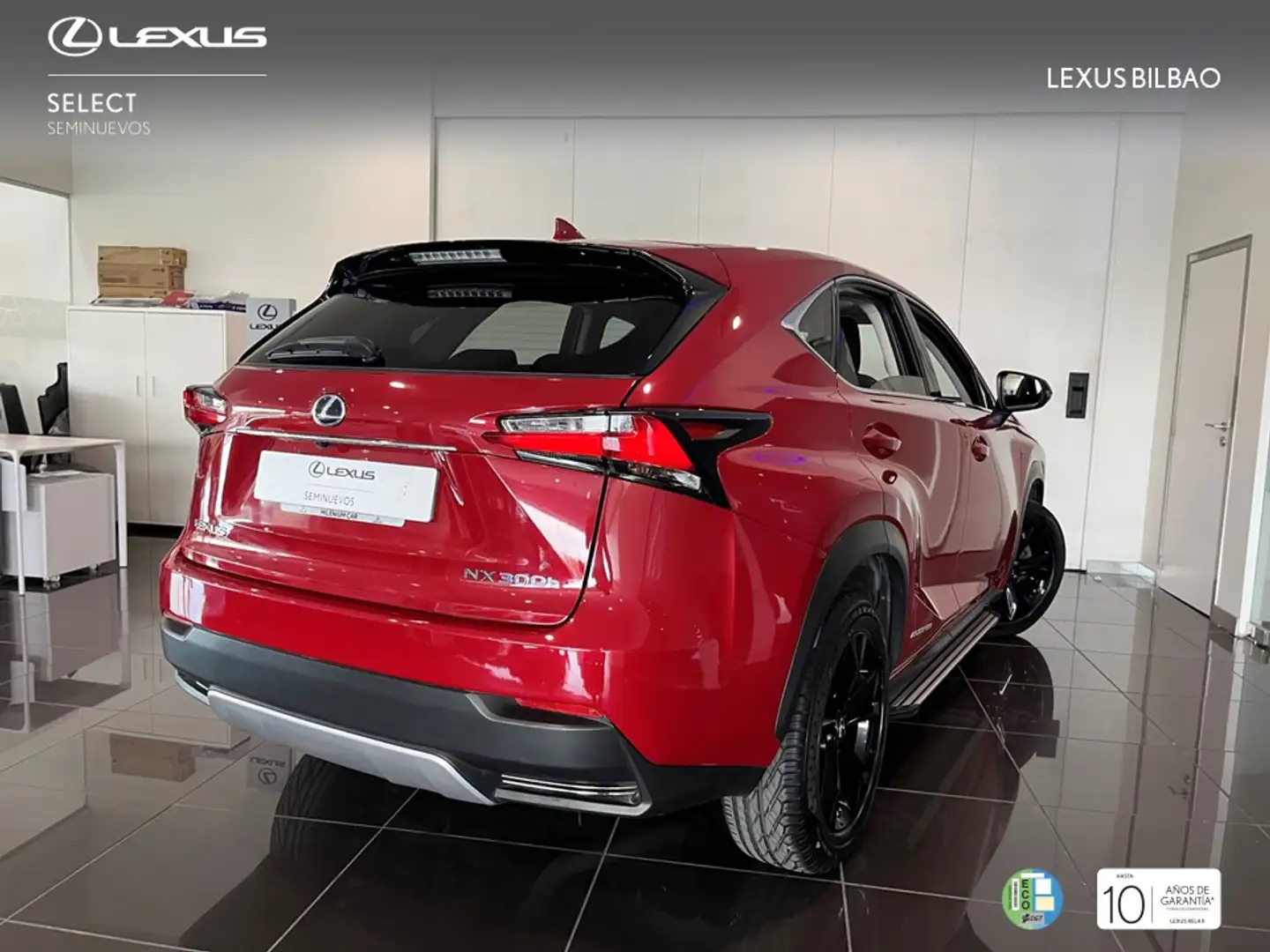 Lexus NX 300 300h Sport Edition 2WD Rood - 2