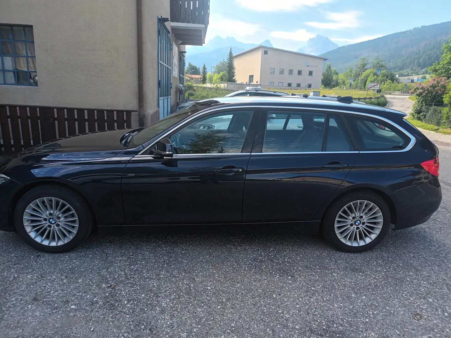 BMW 330 330xd Gran Turismo Luxury Modrá - 2