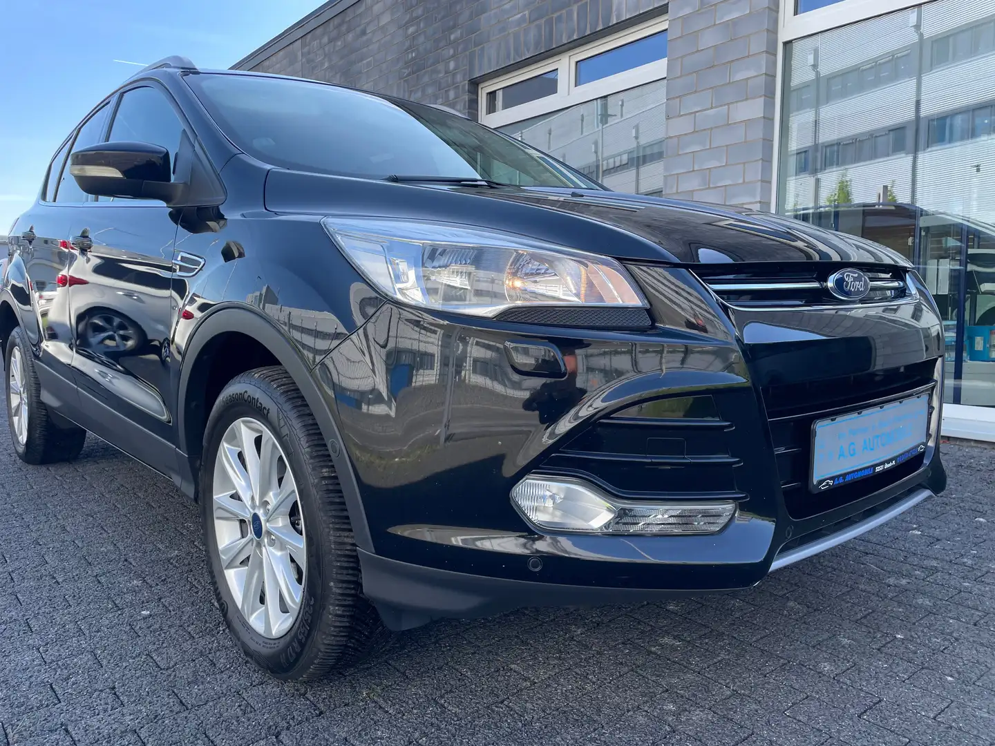 Ford Kuga Titanium KEYLESS GO/SHZ/NAVI/PDC+SELBSTLENKEND TOP Schwarz - 1