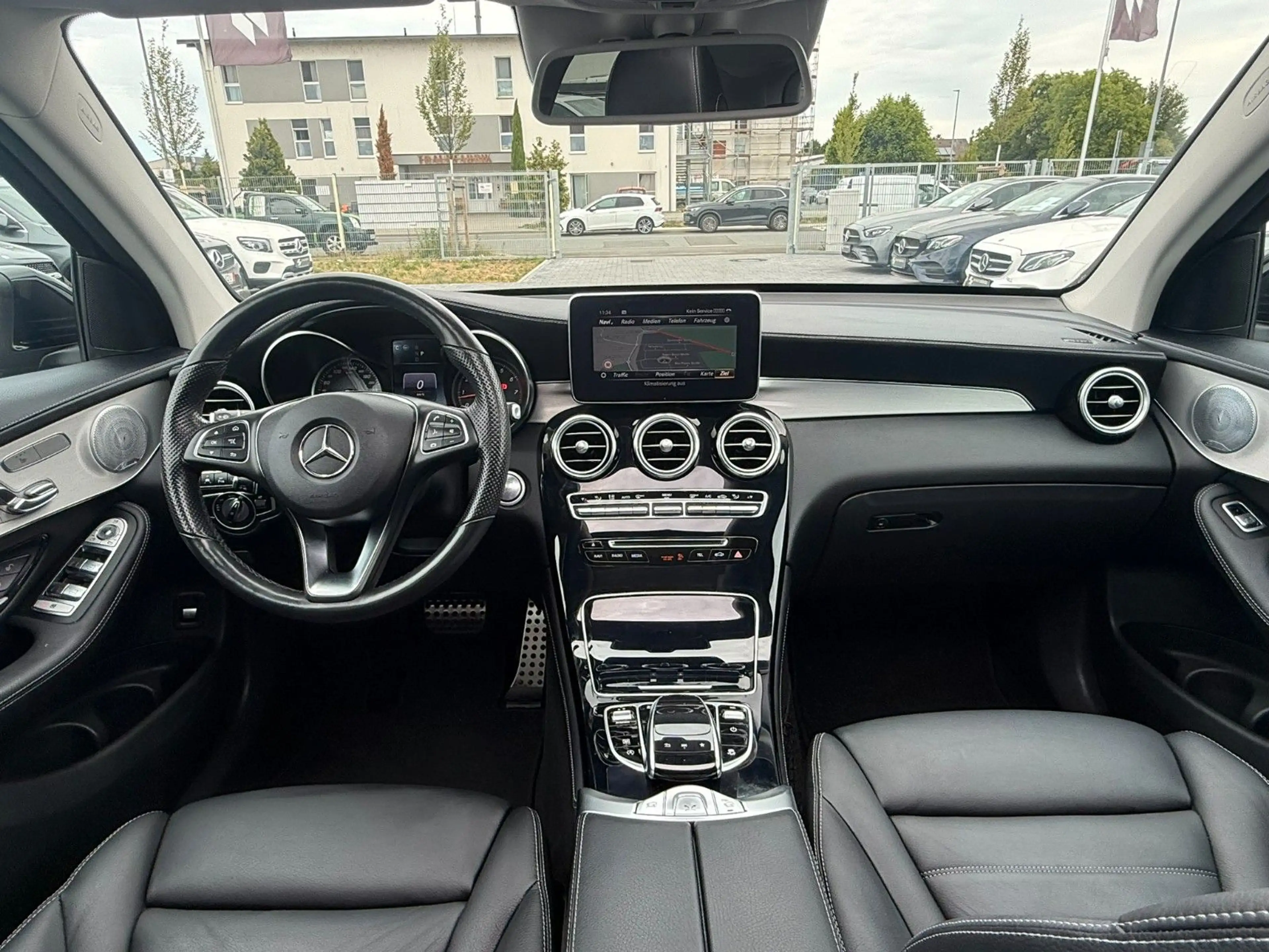Mercedes-Benz GLC 250 4Matic AMG *DISTR+*PANO*BURMESTER*HUD* — photo 15