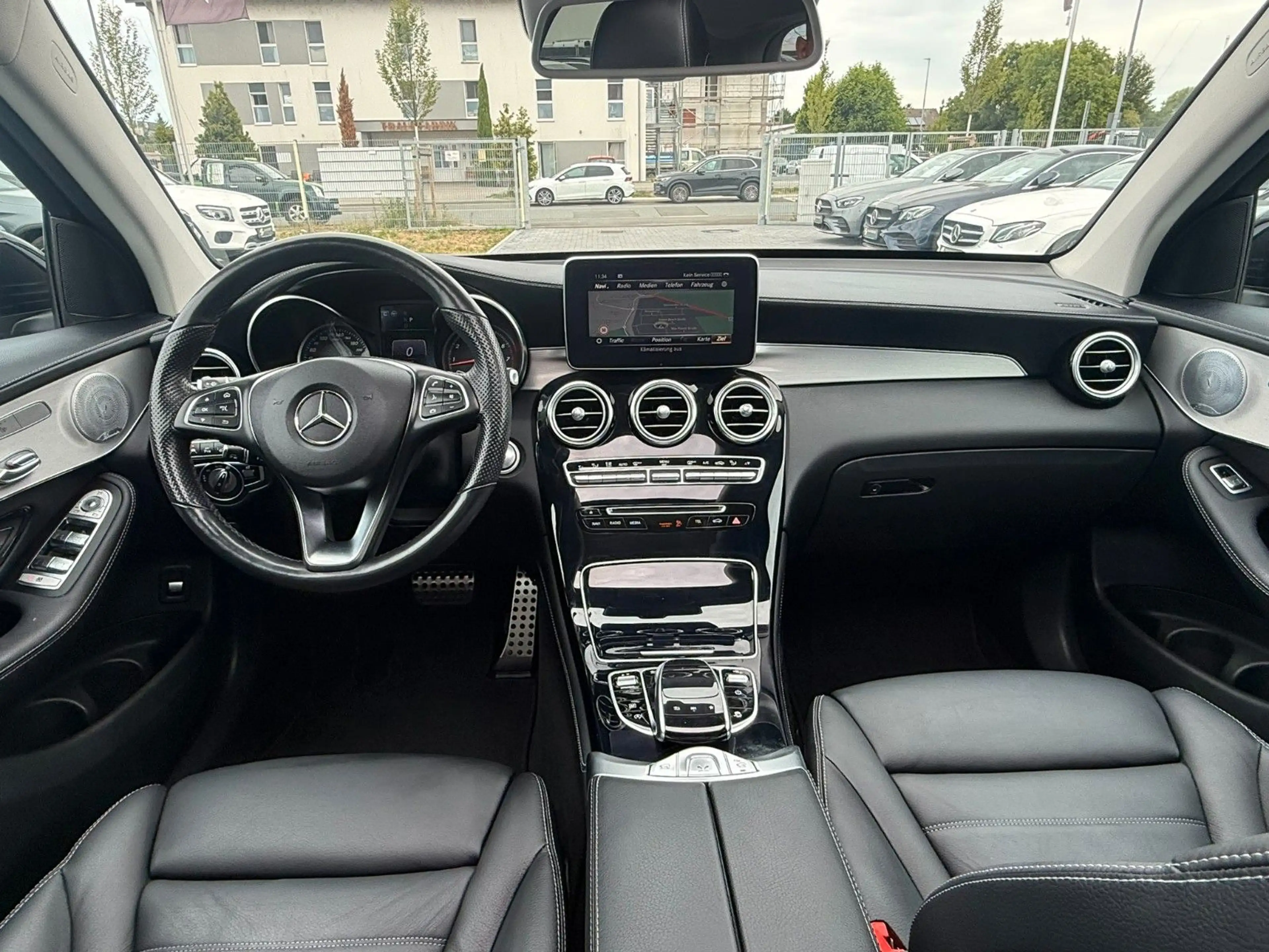 Mercedes-Benz GLC 250 4Matic AMG *DISTR+*PANO*BURMESTER*HUD* — photo 14