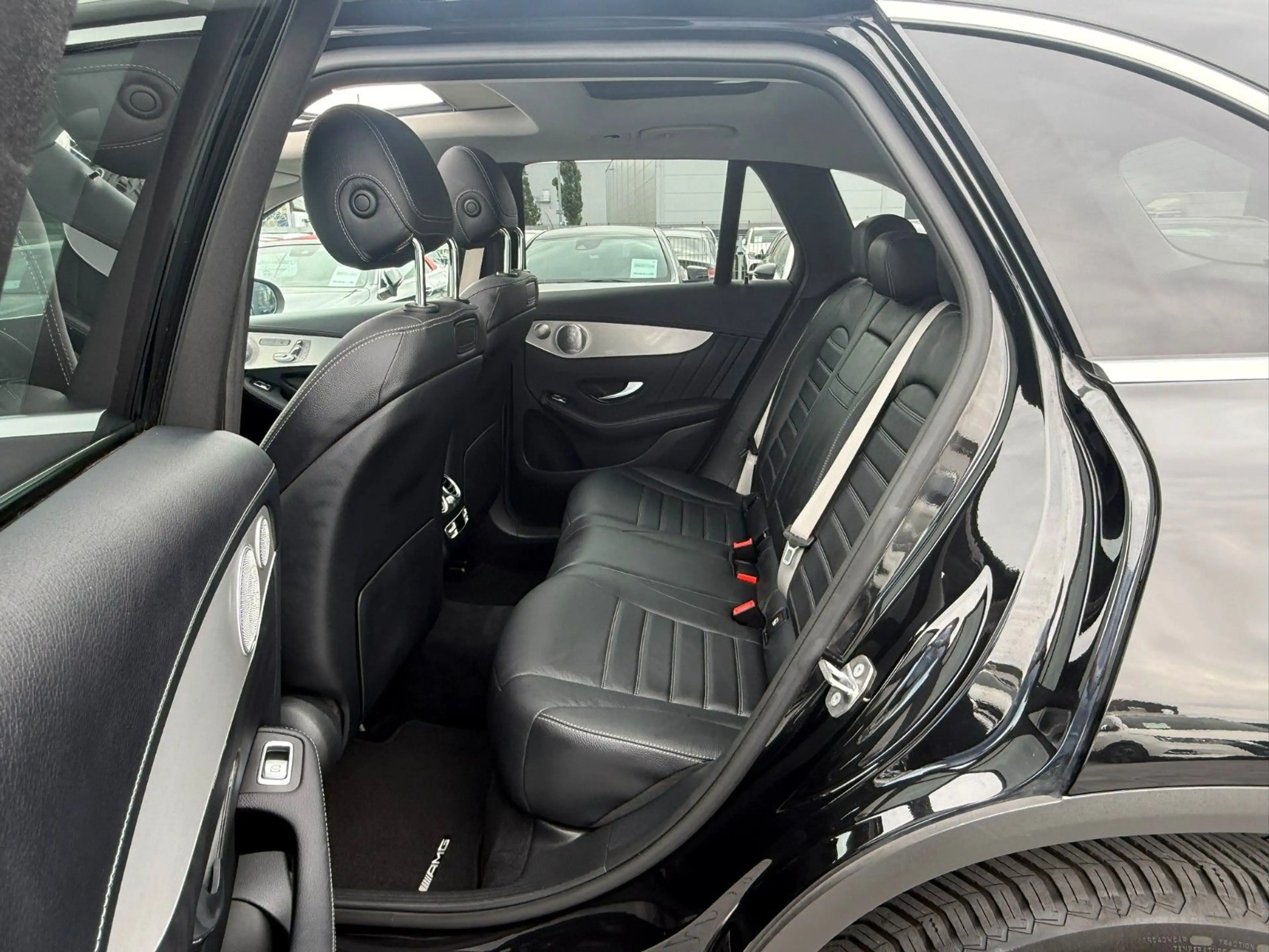Mercedes-Benz GLC 250 4Matic AMG *DISTR+*PANO*BURMESTER*HUD* — photo 12