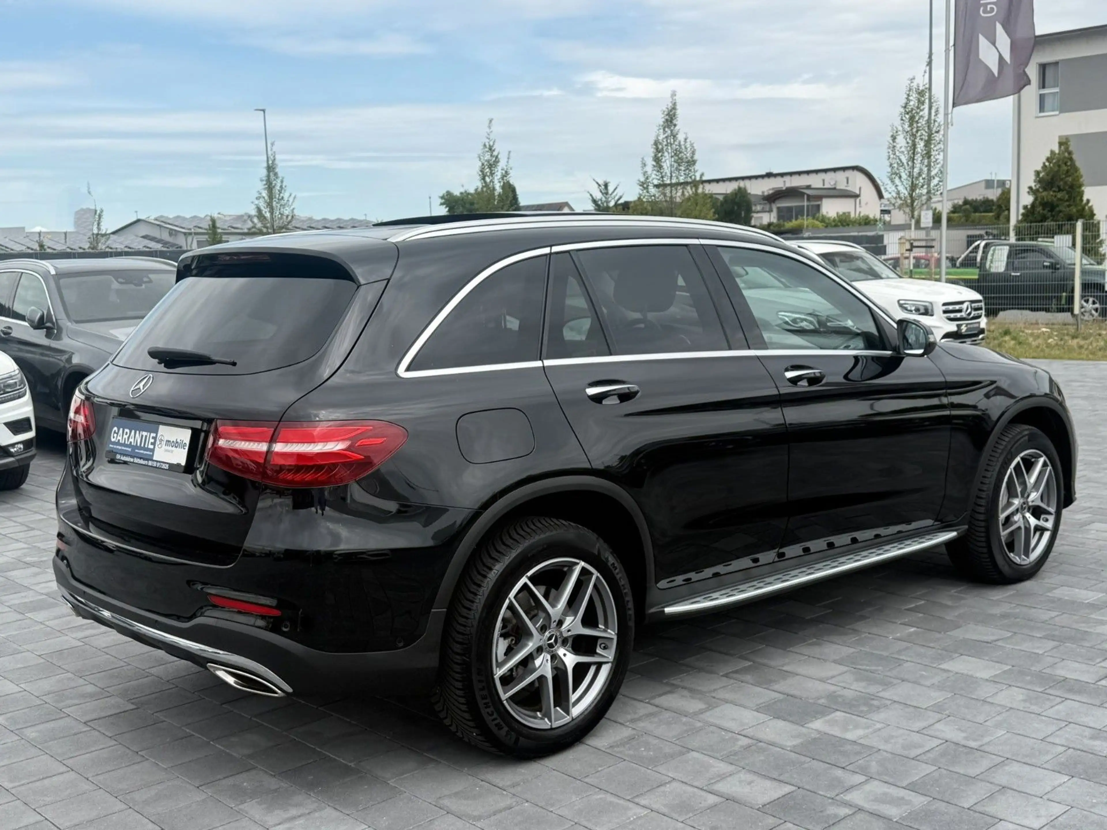 Mercedes-Benz GLC 250 4Matic AMG *DISTR+*PANO*BURMESTER*HUD* — photo 4