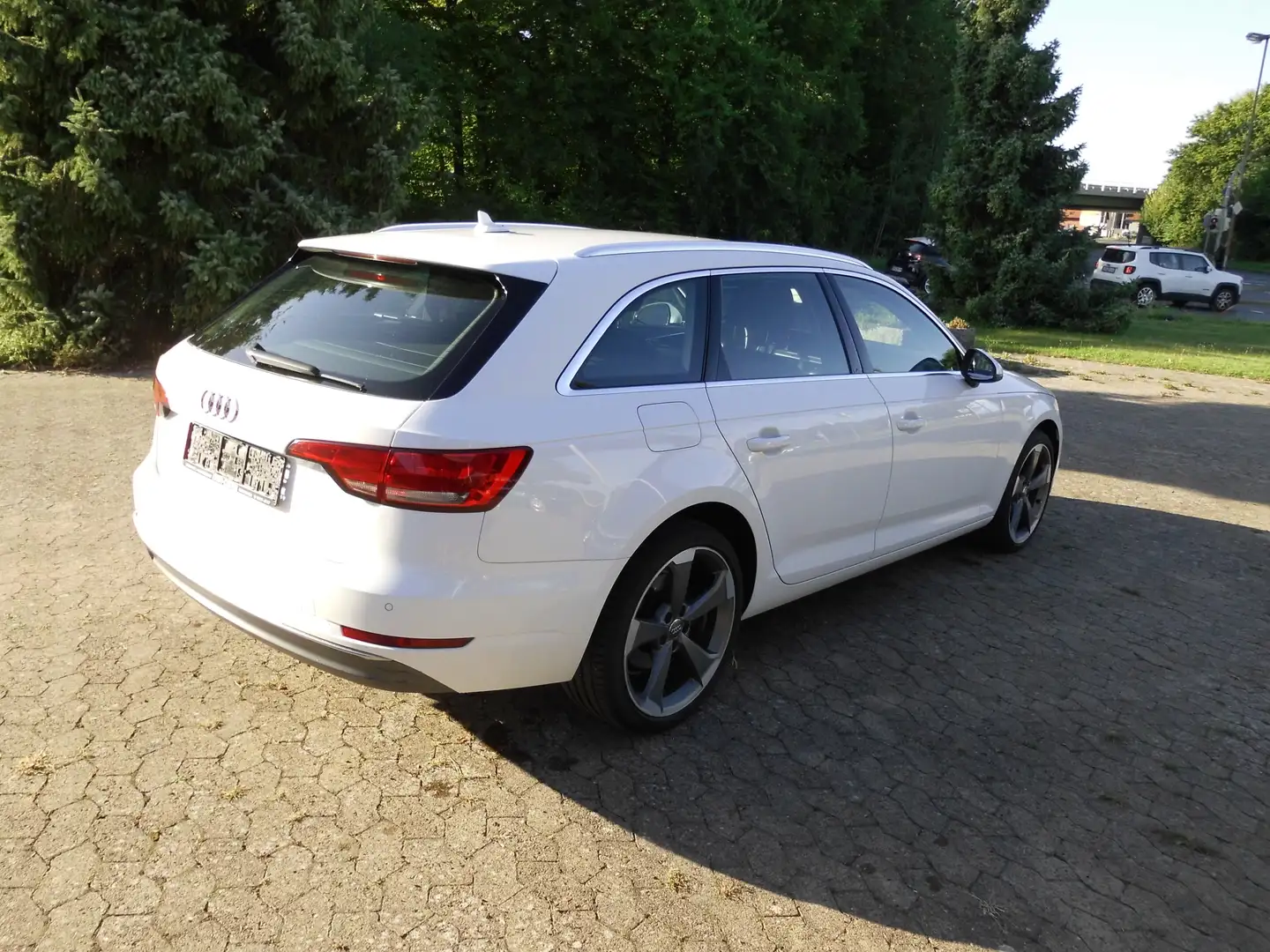 Audi A4 sport Weiß - 2