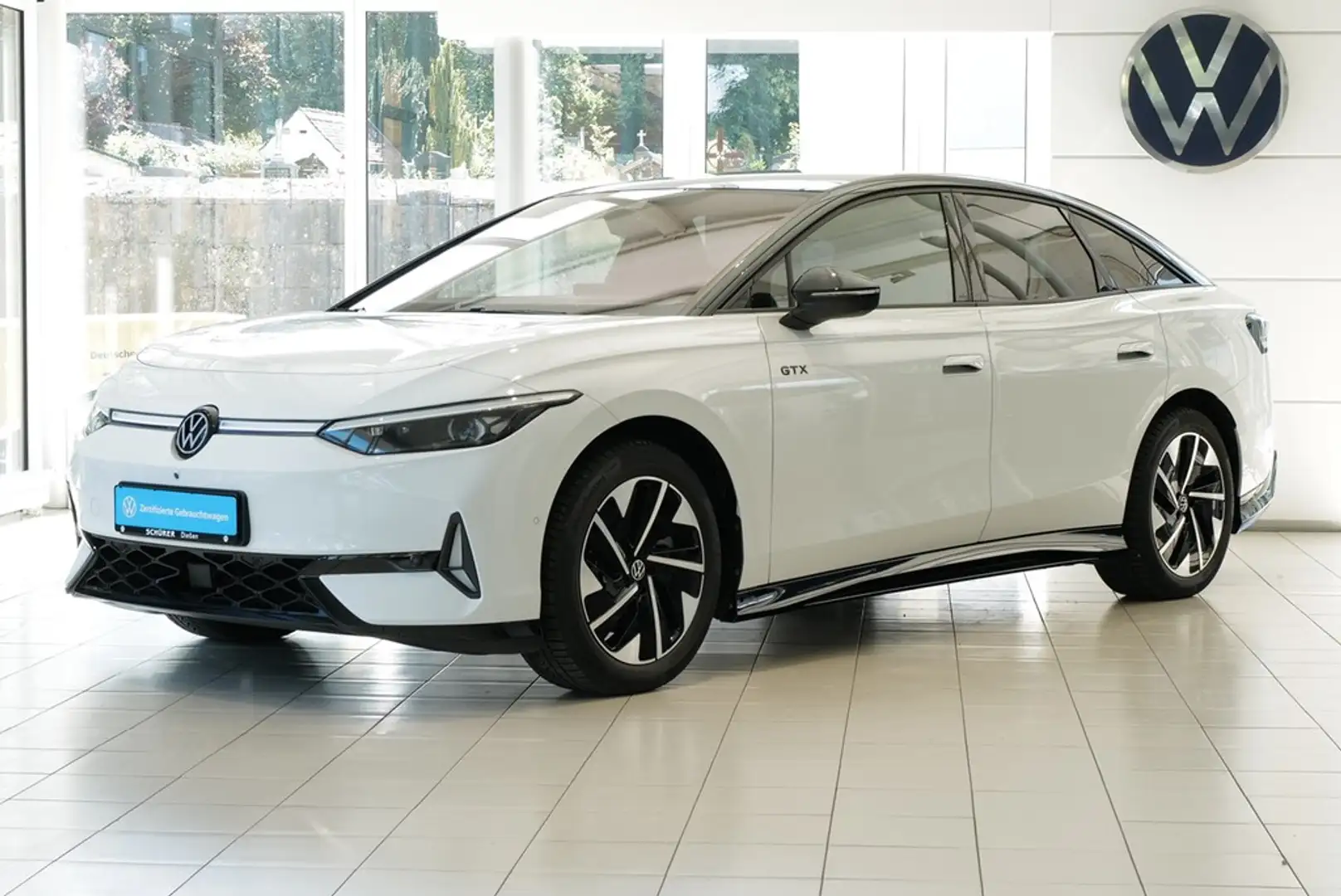 Volkswagen ID.7 GTX 4Motion Wärmepumpe AHK Pano HKardon HuDKeyless Bílá - 2