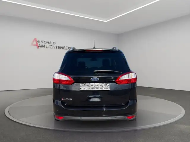 Ford C-Max view 5