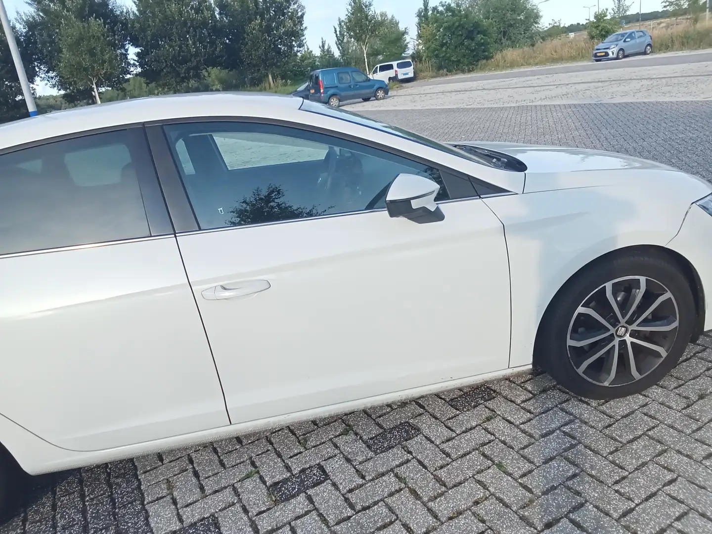 SEAT Leon Leon 1.6 TDI Limit. Edition II Wit - 1