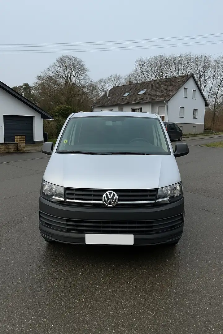 Volkswagen T6 Transporter Professionell Umgebauter Camper Grau - 1