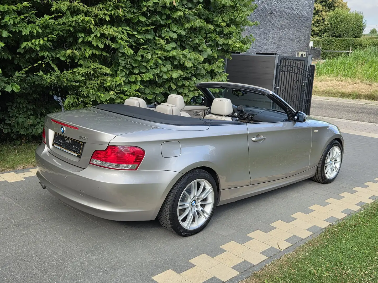 BMW 120 i Cabriolet - 2