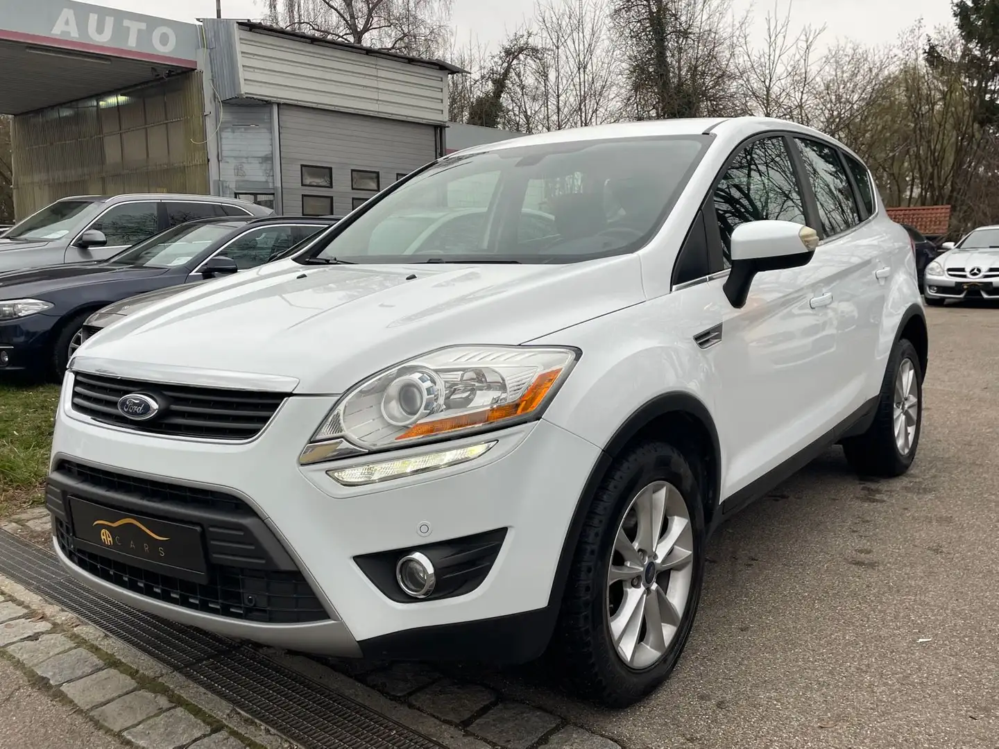 Ford Kuga Titanium 2.0 Diesel Tempomat Multifunktion Weiß - 1