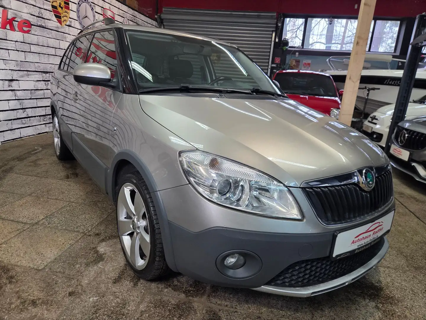 Skoda Fabia 1.2l Scout Combi *Tüv & Service NEU* Silber - 2