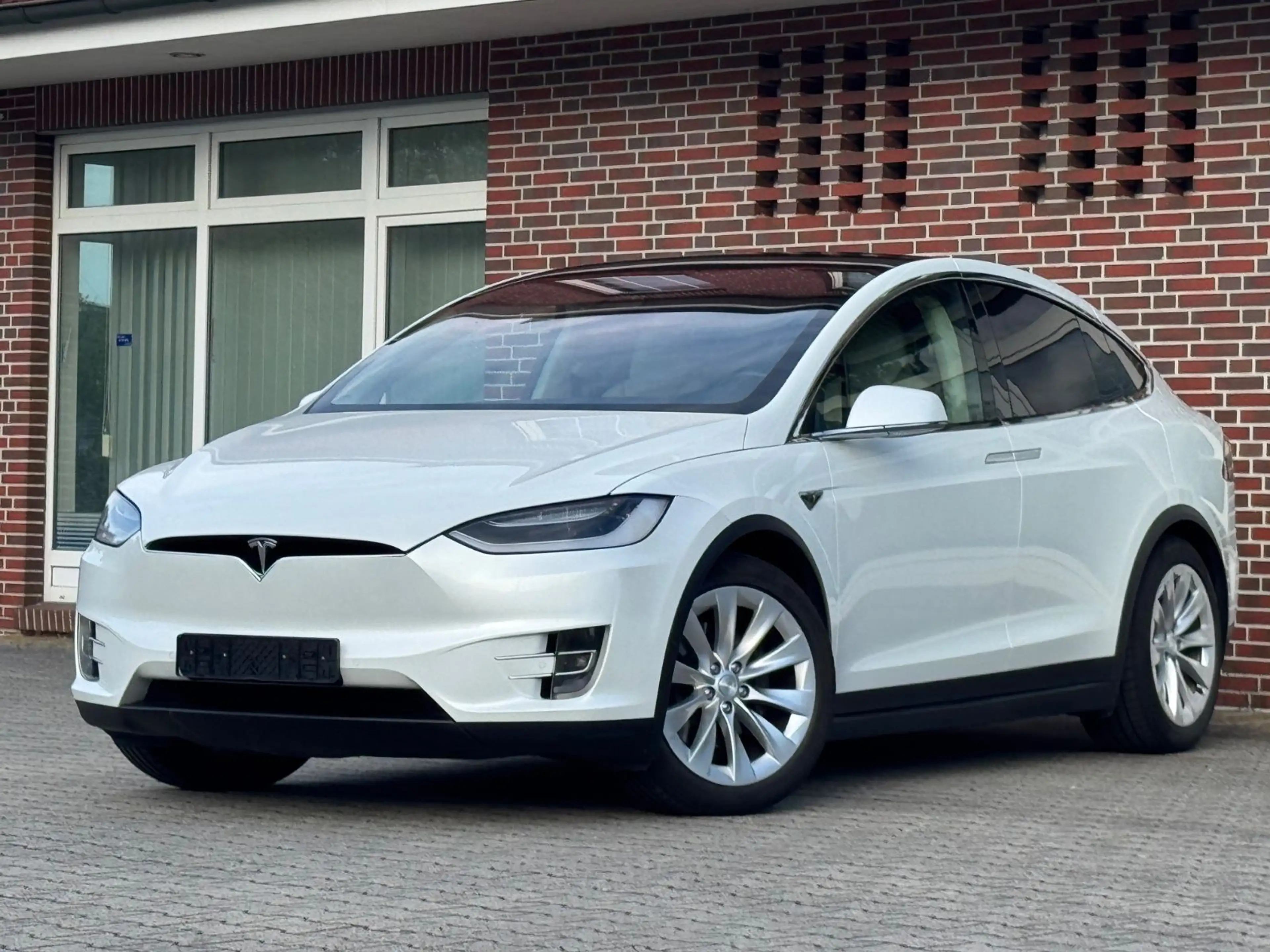Tesla Model X 75D* HW3*FSD/FULL SELF-DRIVING*PREMIUM* — photo 11
