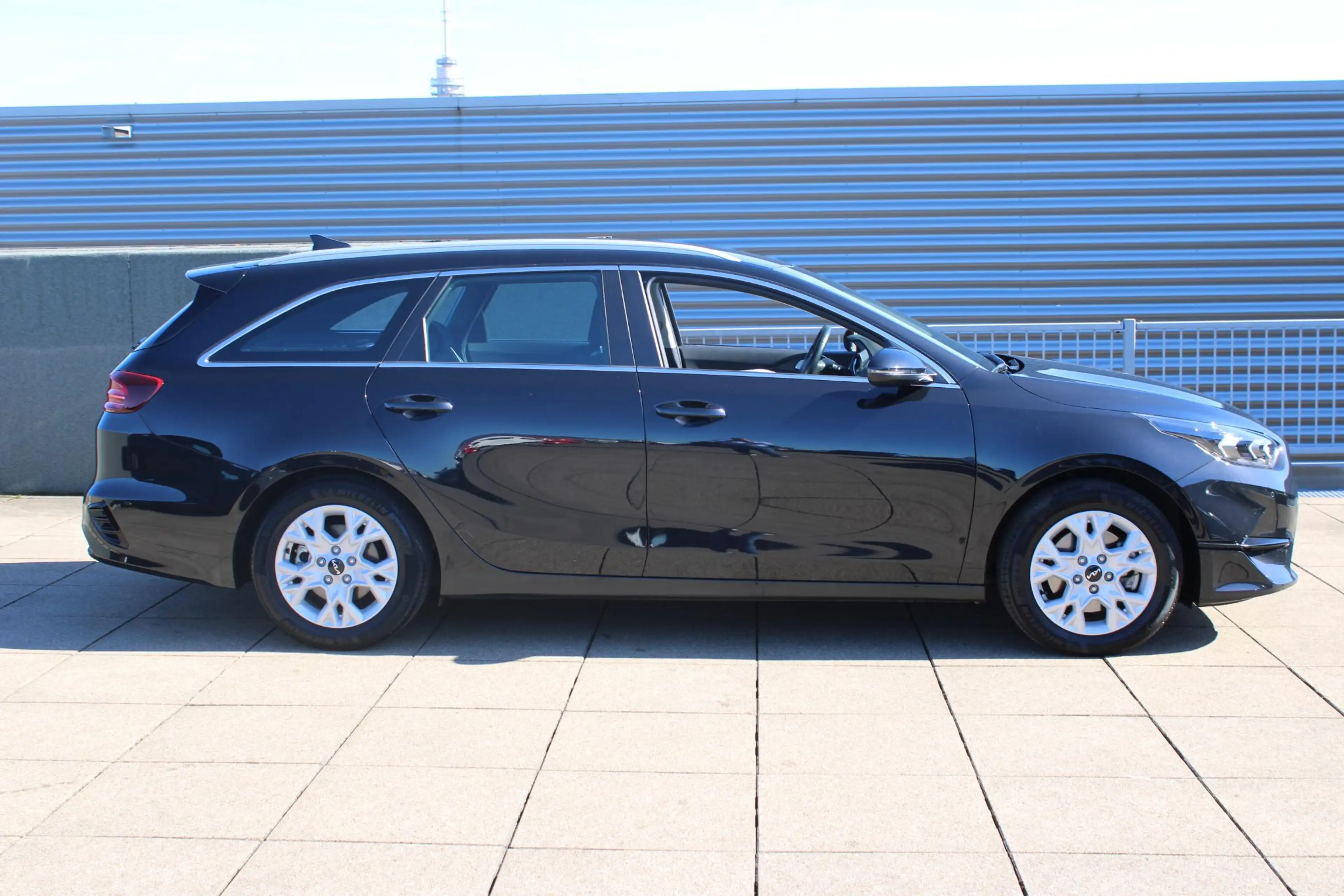 Kia Ceed SW / cee'd SW Sportswagon 1.5 T-GDi DynamicLine carmera / naviga — photo 6